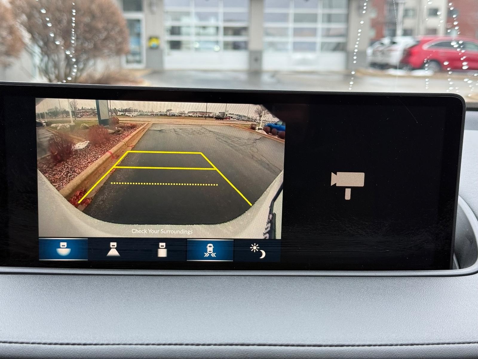 Acura MDX Vehicle Full-screen Gallery Image 16