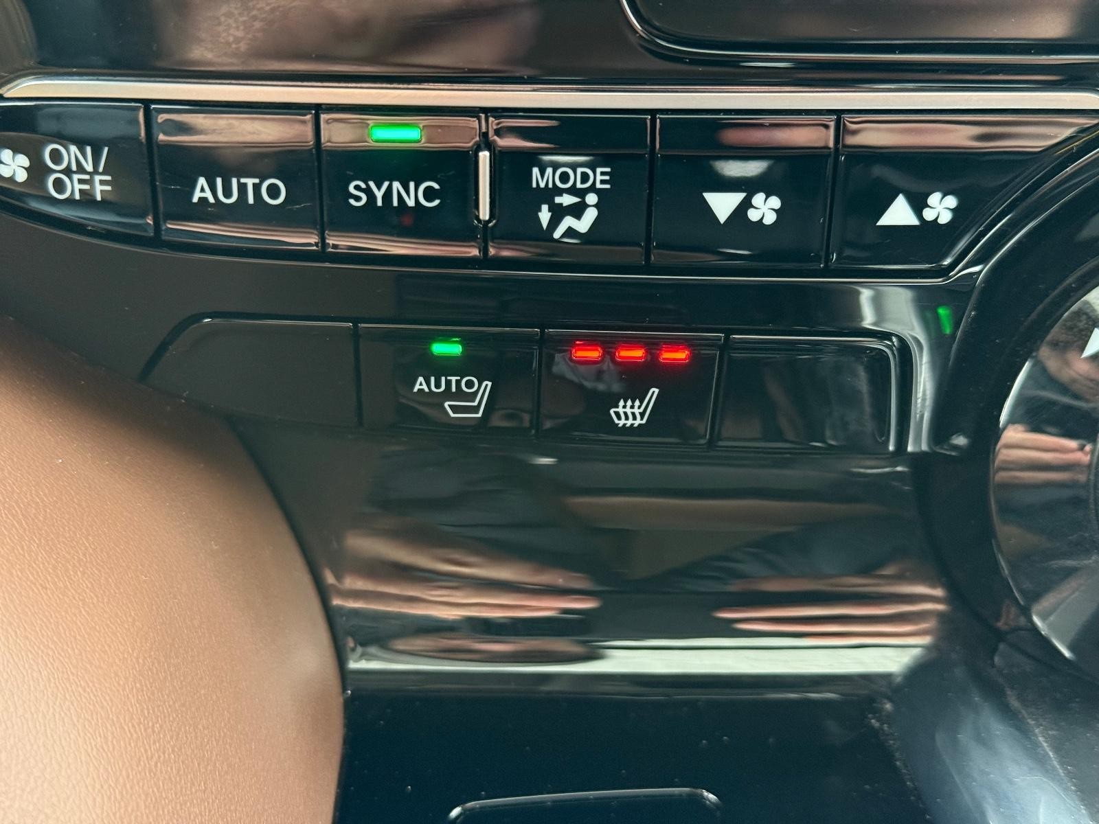 Acura MDX Vehicle Full-screen Gallery Image 17