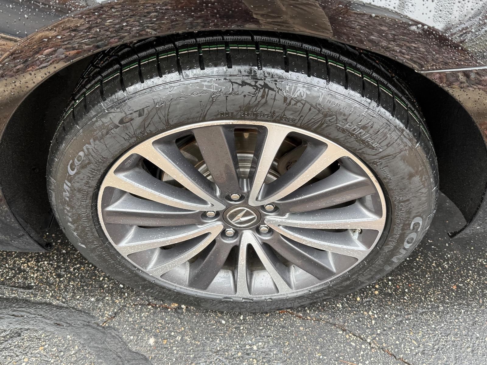 Acura TLX Vehicle Full-screen Gallery Image 07