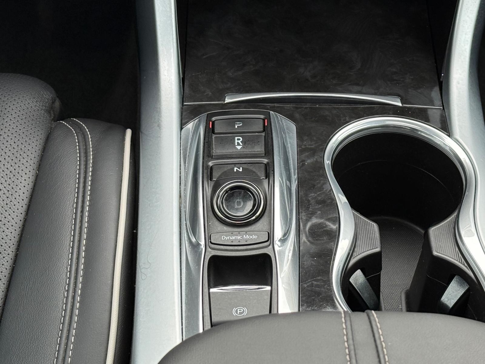 Acura TLX Vehicle Full-screen Gallery Image 13