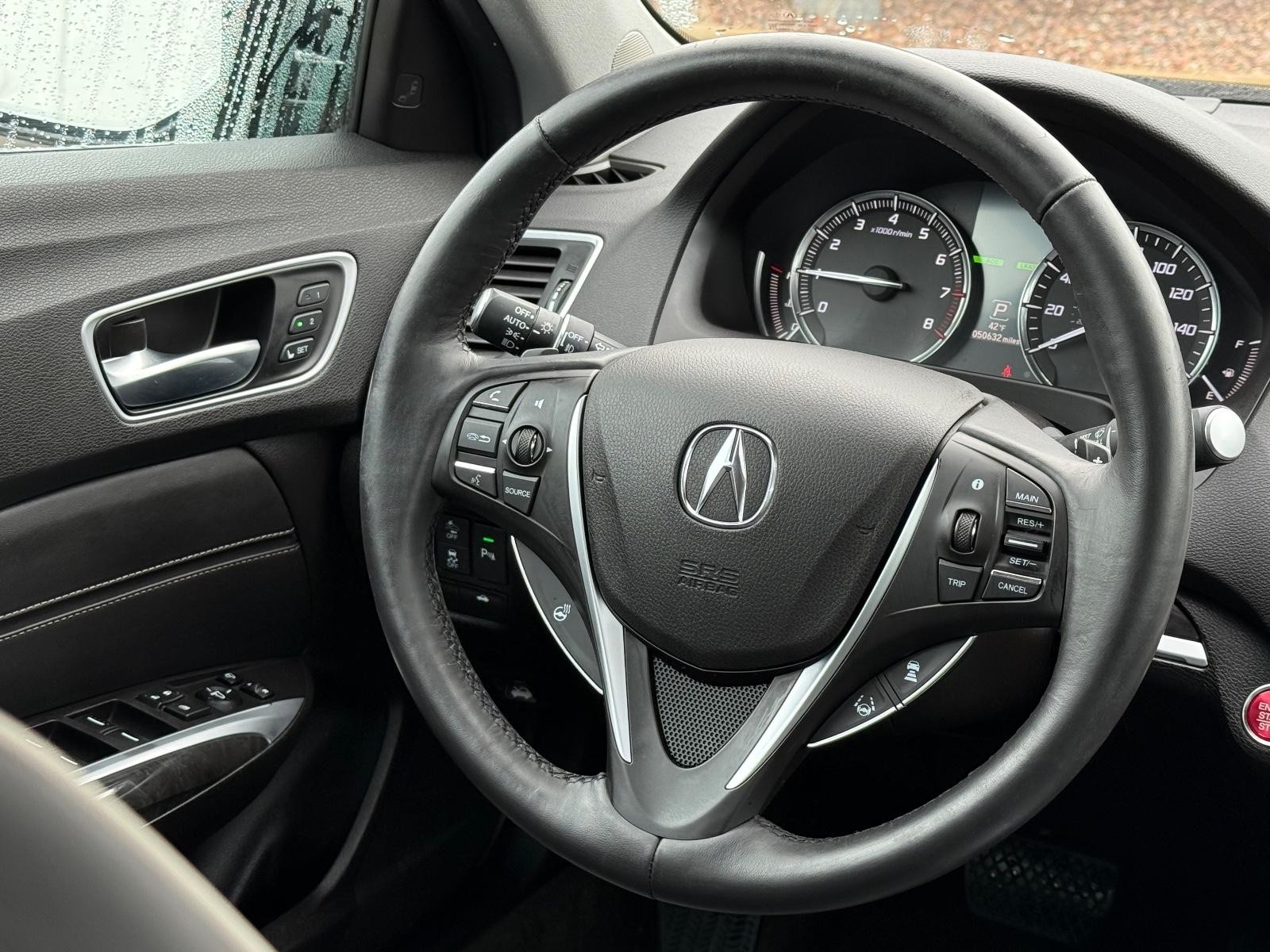 Acura TLX Vehicle Full-screen Gallery Image 14