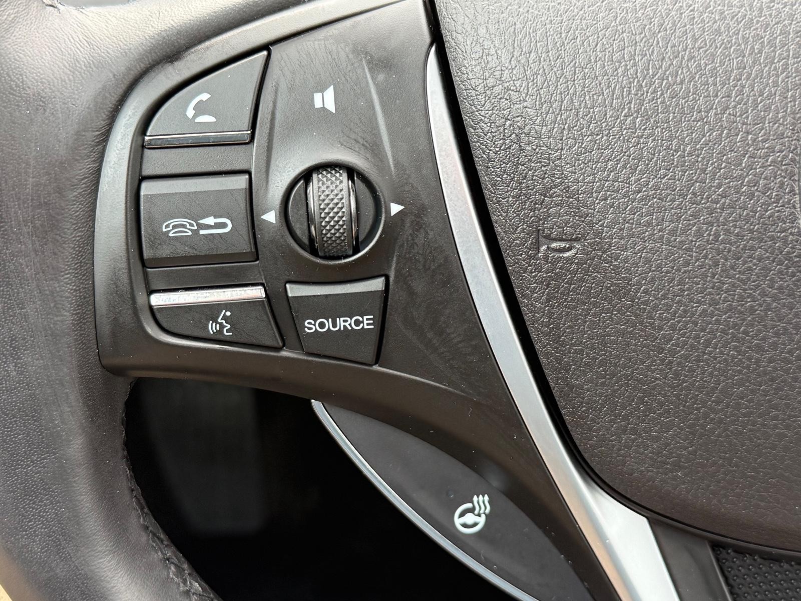 Acura TLX Vehicle Full-screen Gallery Image 17