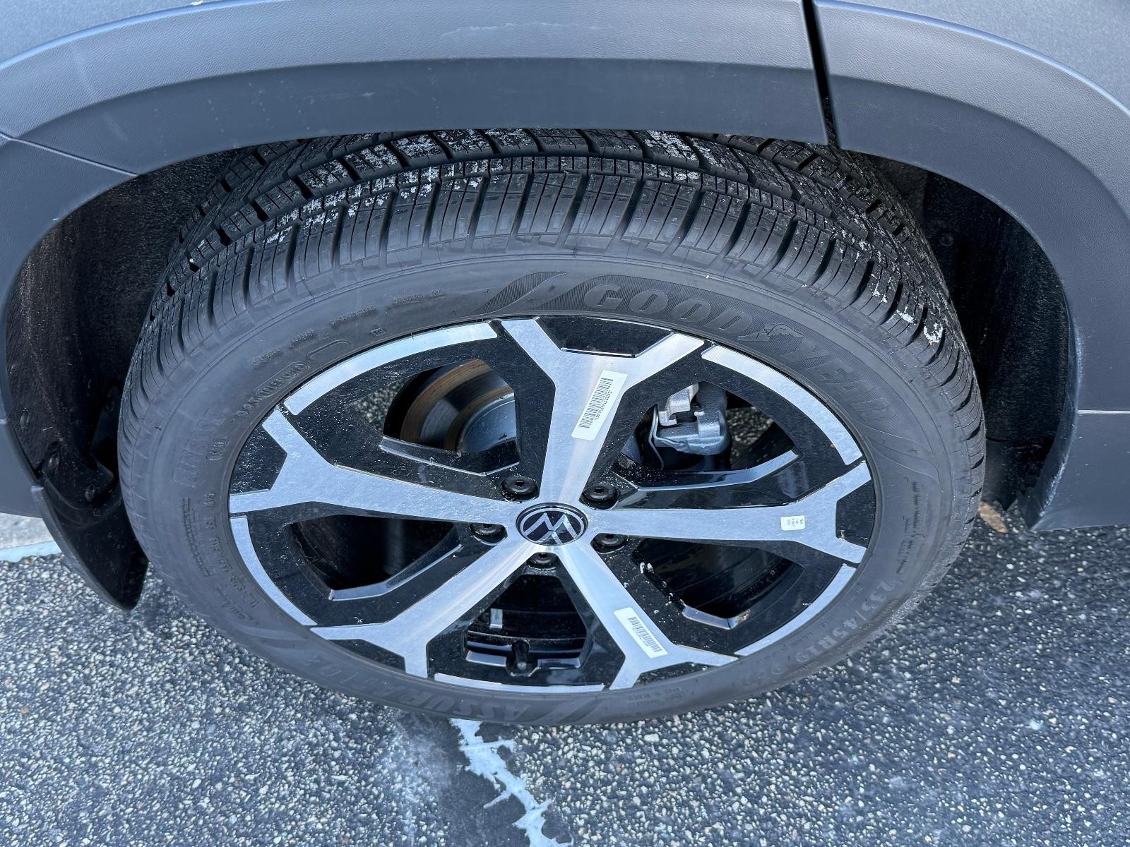 Volkswagen Taos Vehicle Image 04