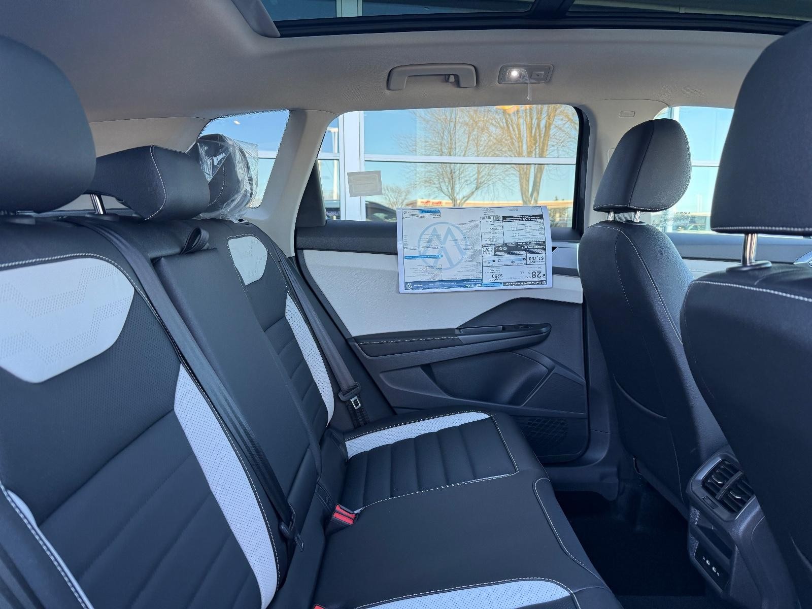 Volkswagen Taos Vehicle Image 05