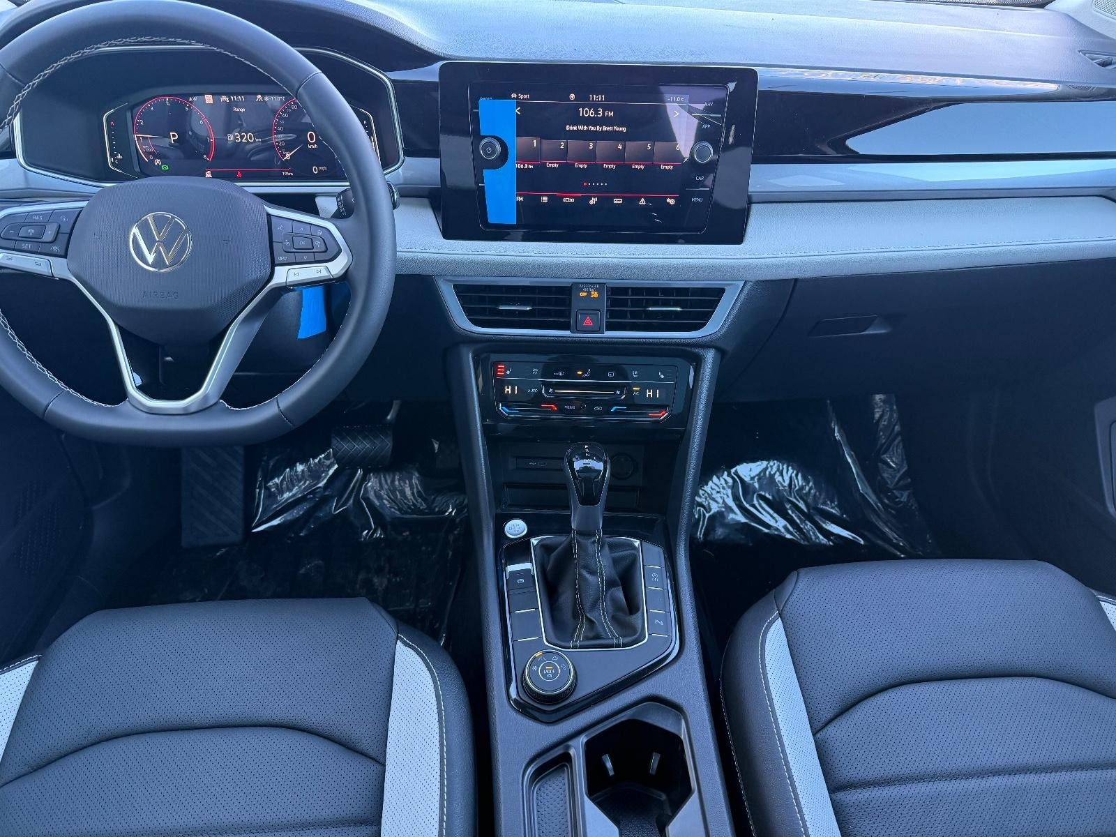 Volkswagen Taos Vehicle Image 06