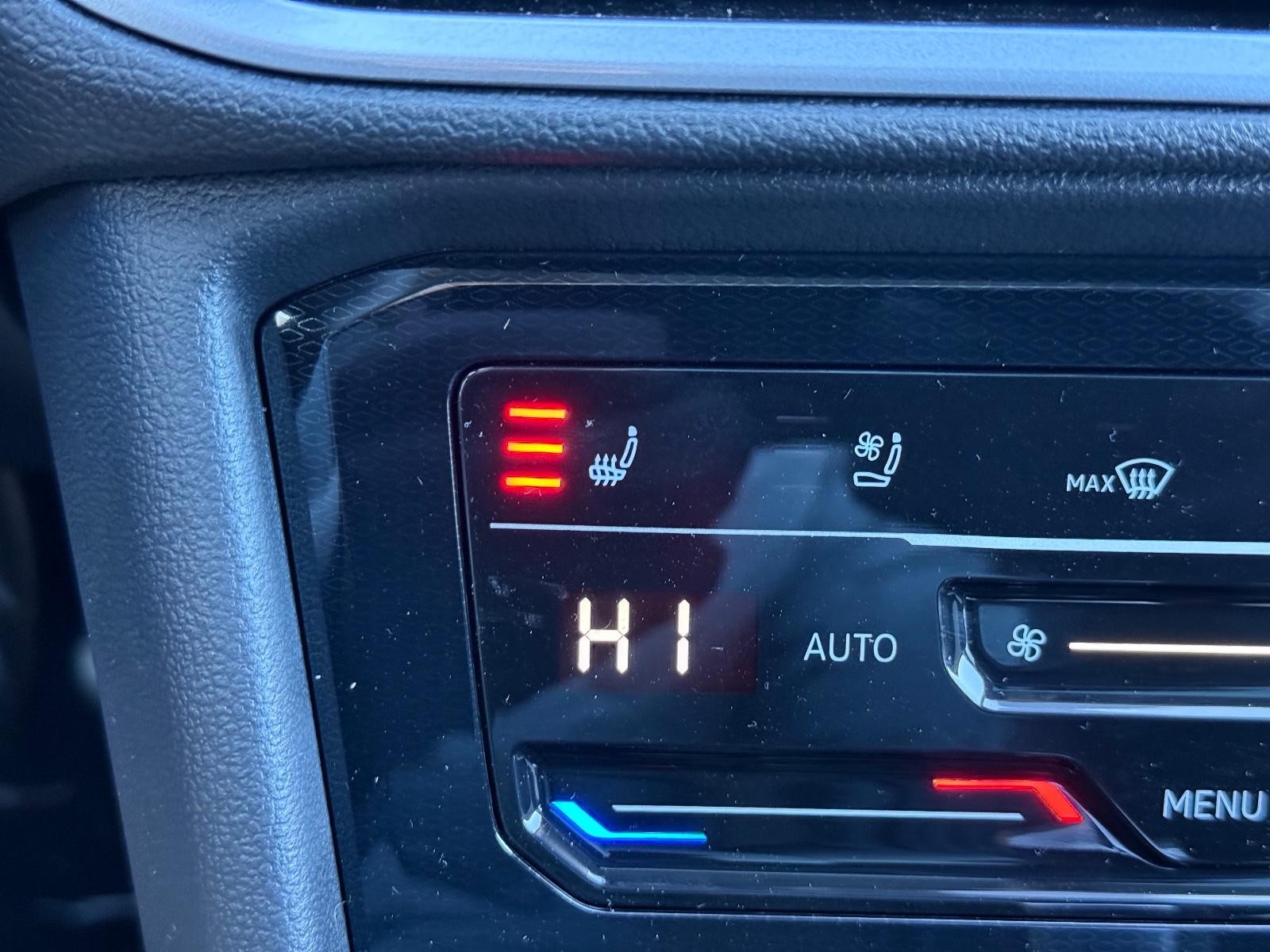 Volkswagen Taos Vehicle Image 14