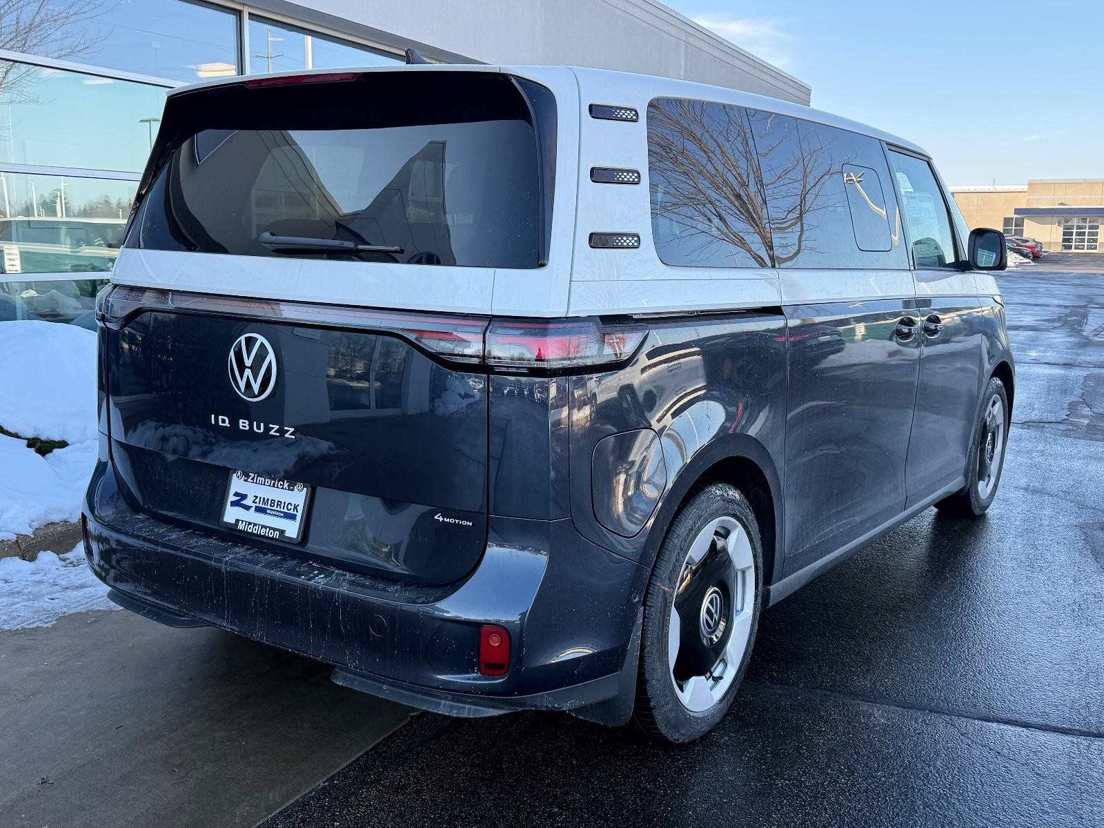 Volkswagen ID. Buzz Vehicle Image 03