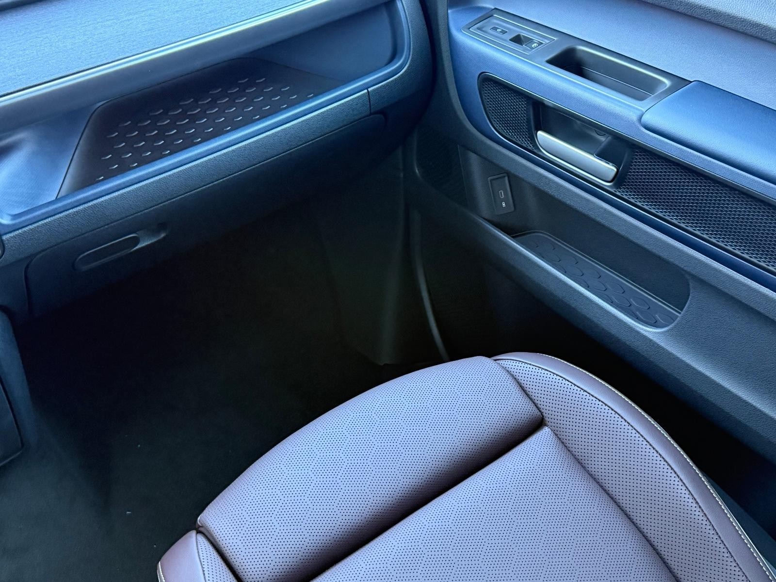 Volkswagen ID. Buzz Vehicle Image 11