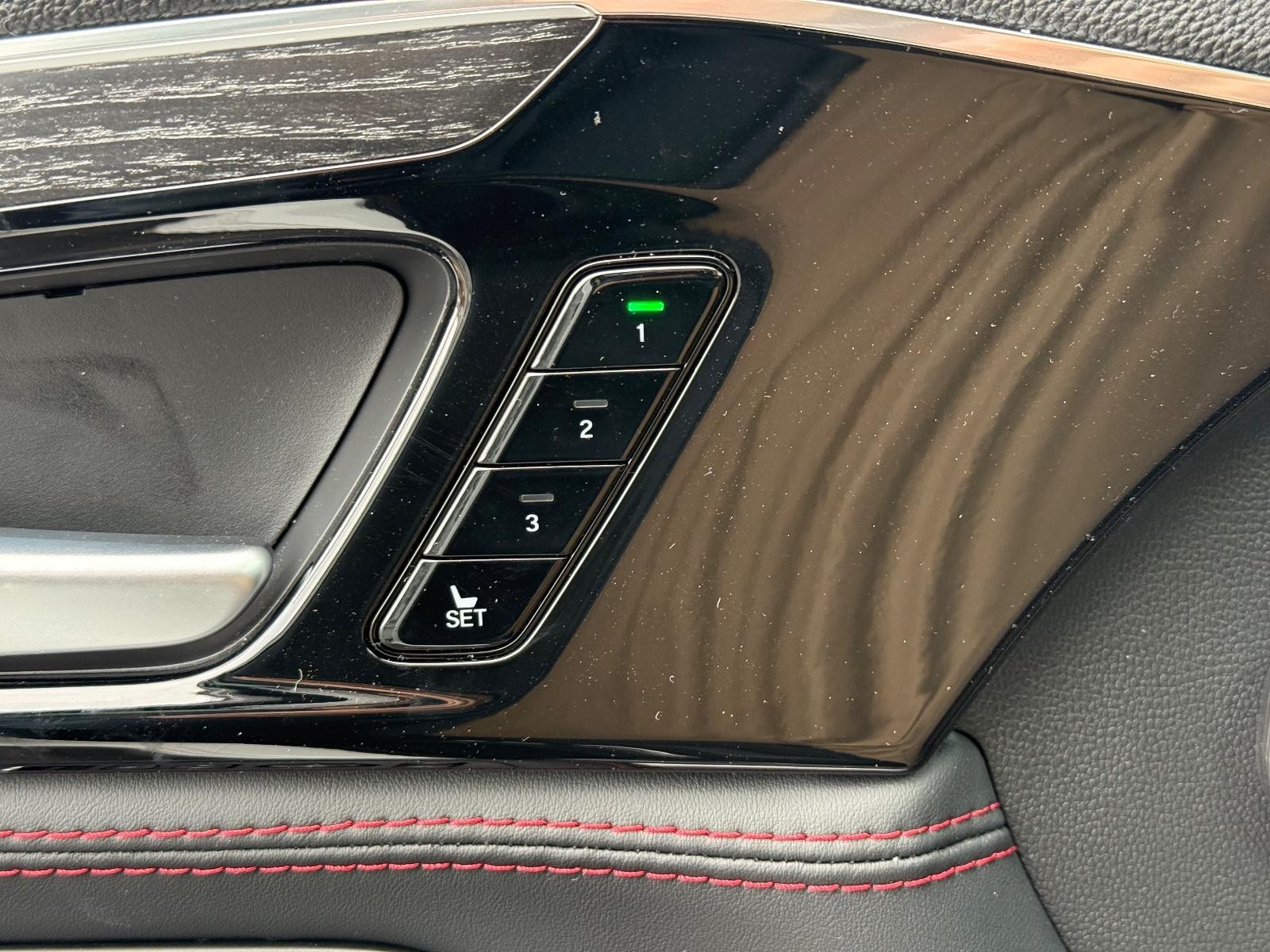 Acura MDX Vehicle Image 10