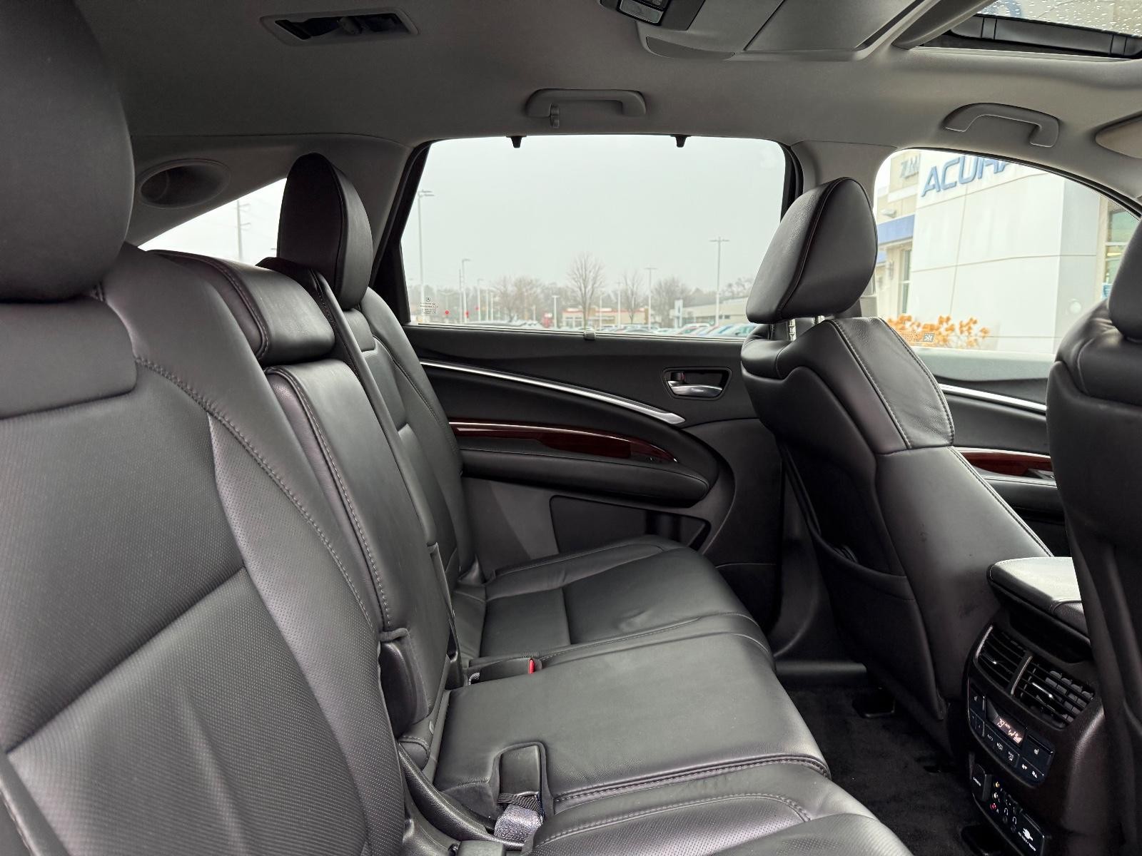 Acura MDX Vehicle Image 10