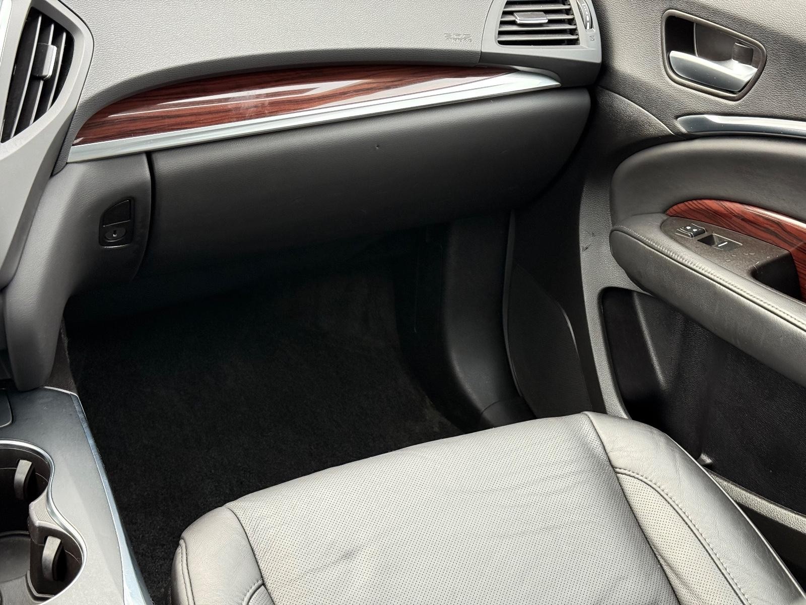 Acura MDX Vehicle Image 15