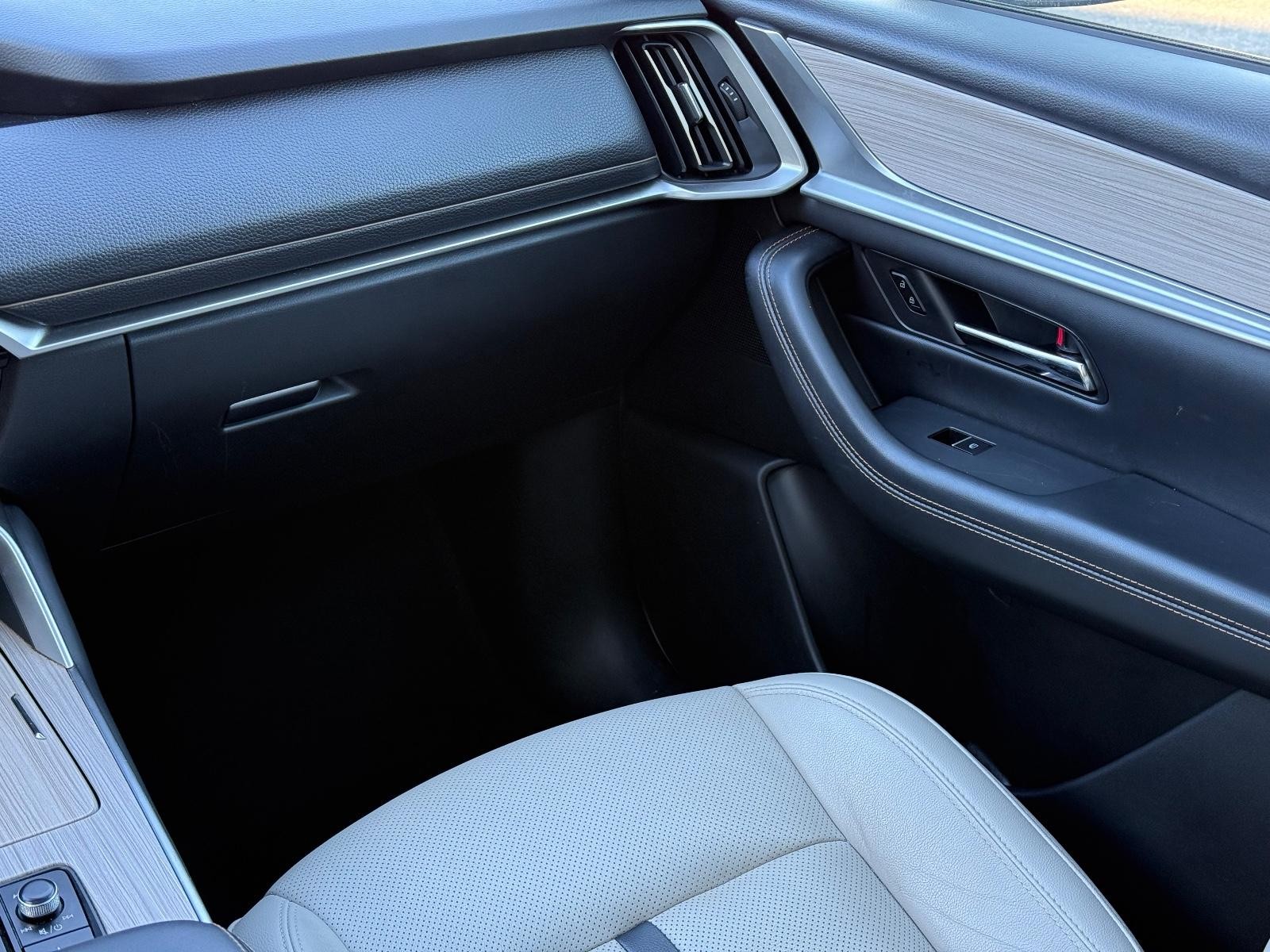 Mazda CX-90 Vehicle Image 15