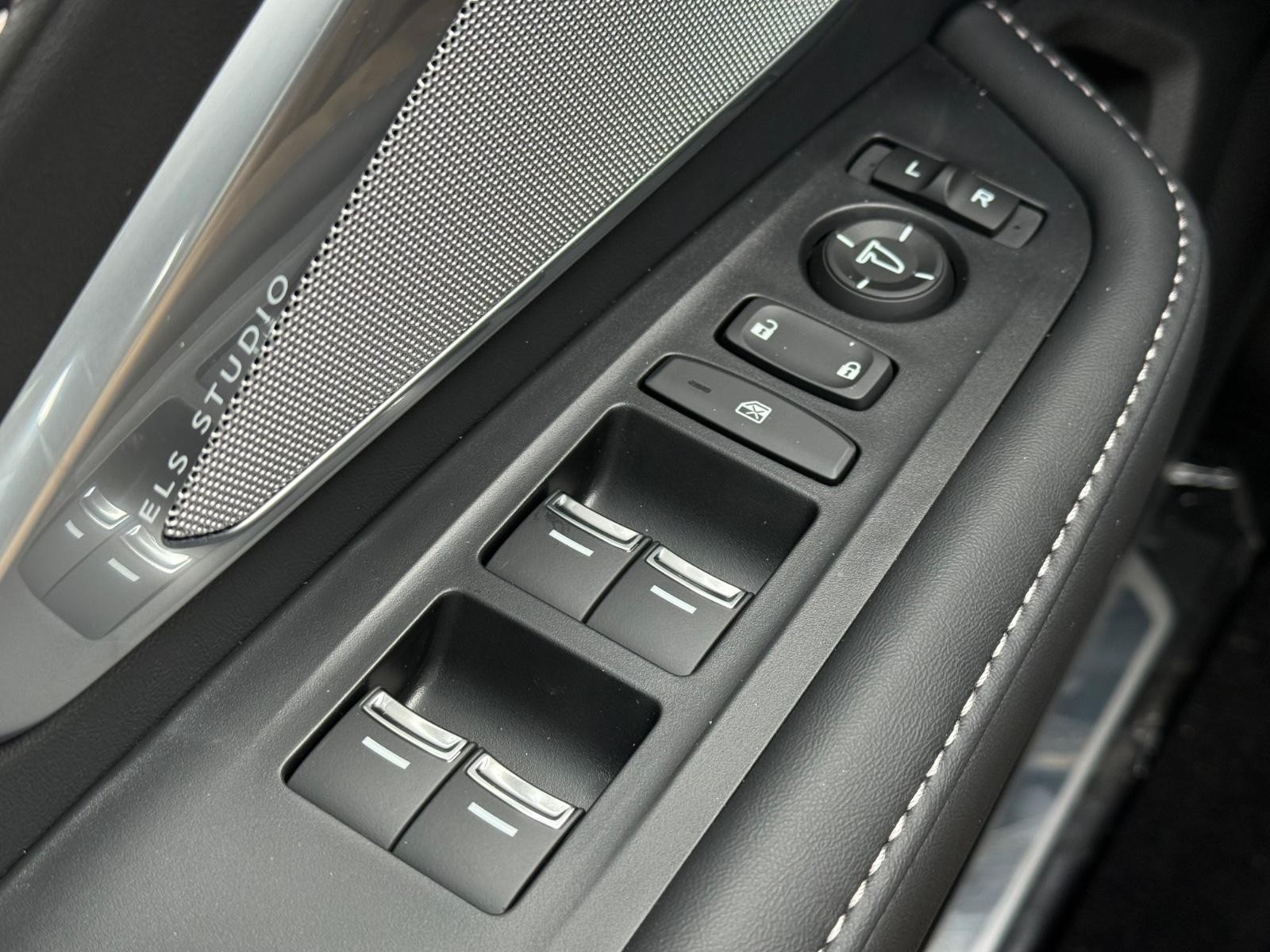 Acura RDX Vehicle Image 14