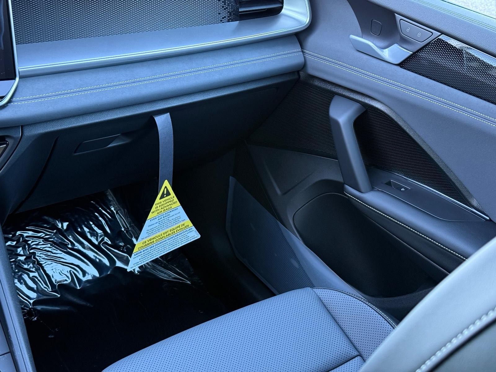 Volkswagen Tiguan Vehicle Image 09