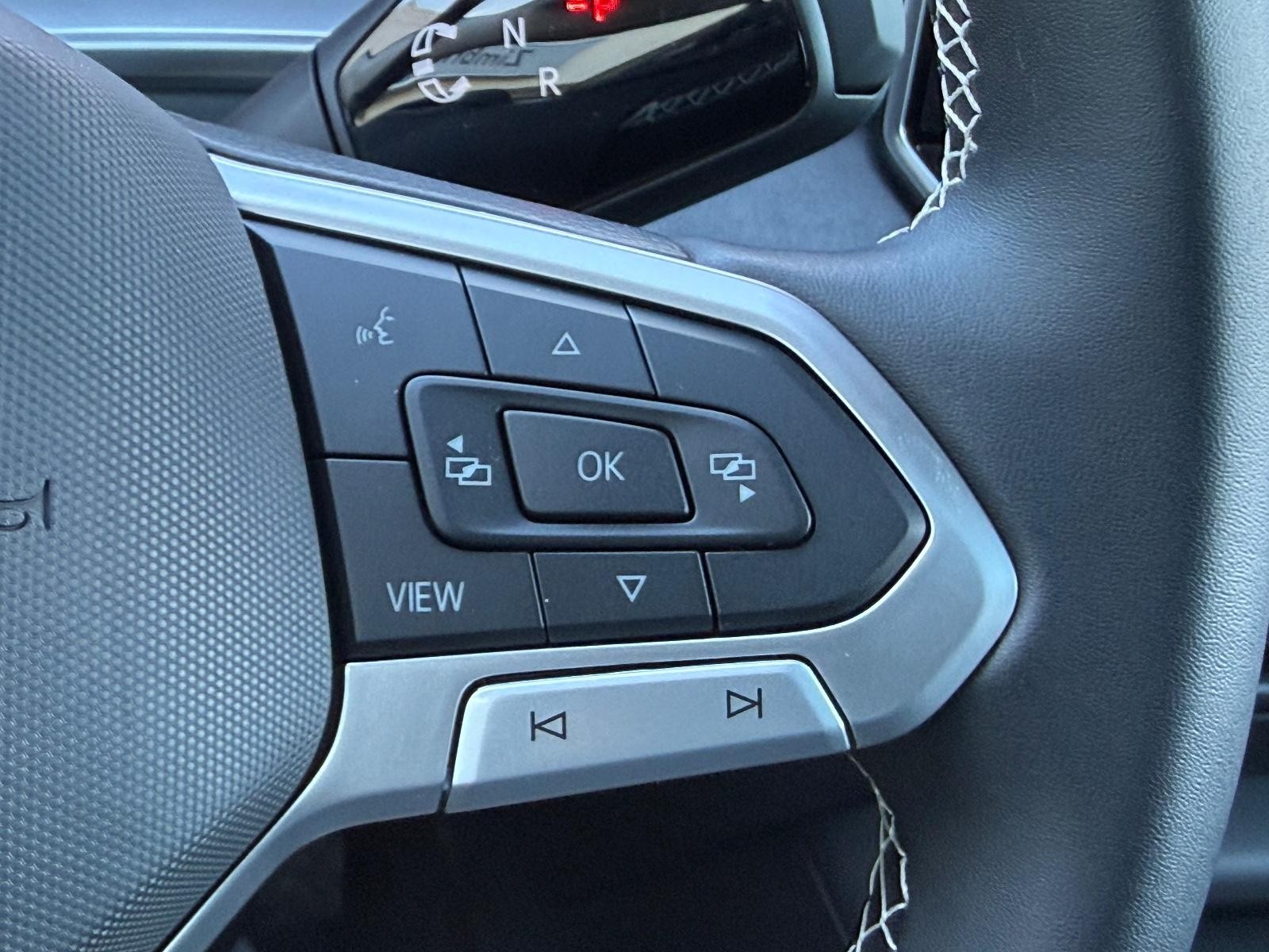 Volkswagen Tiguan Vehicle Image 11