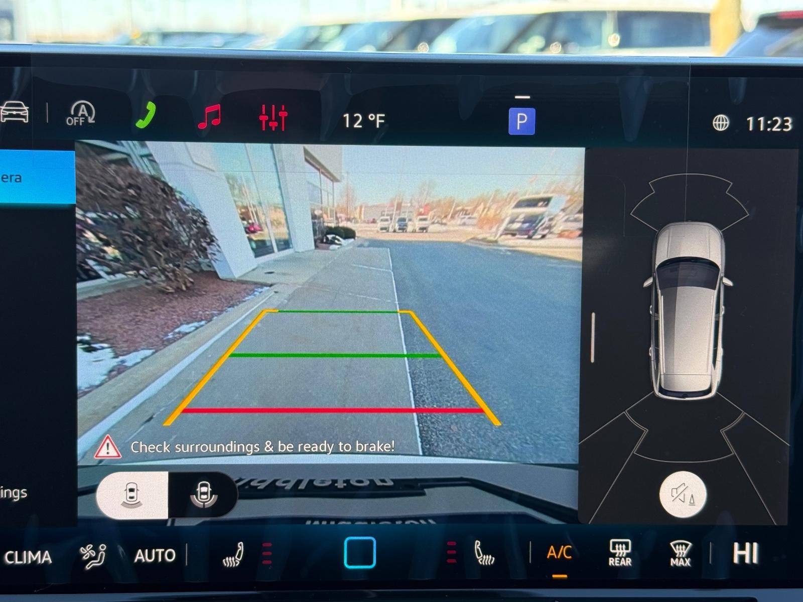 Volkswagen Tiguan Vehicle Image 13