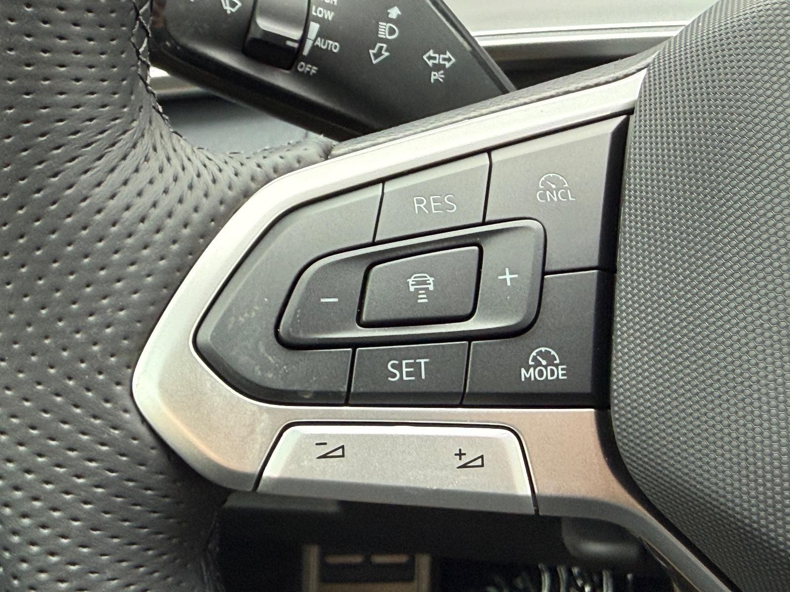 Volkswagen Tiguan Vehicle Image 10