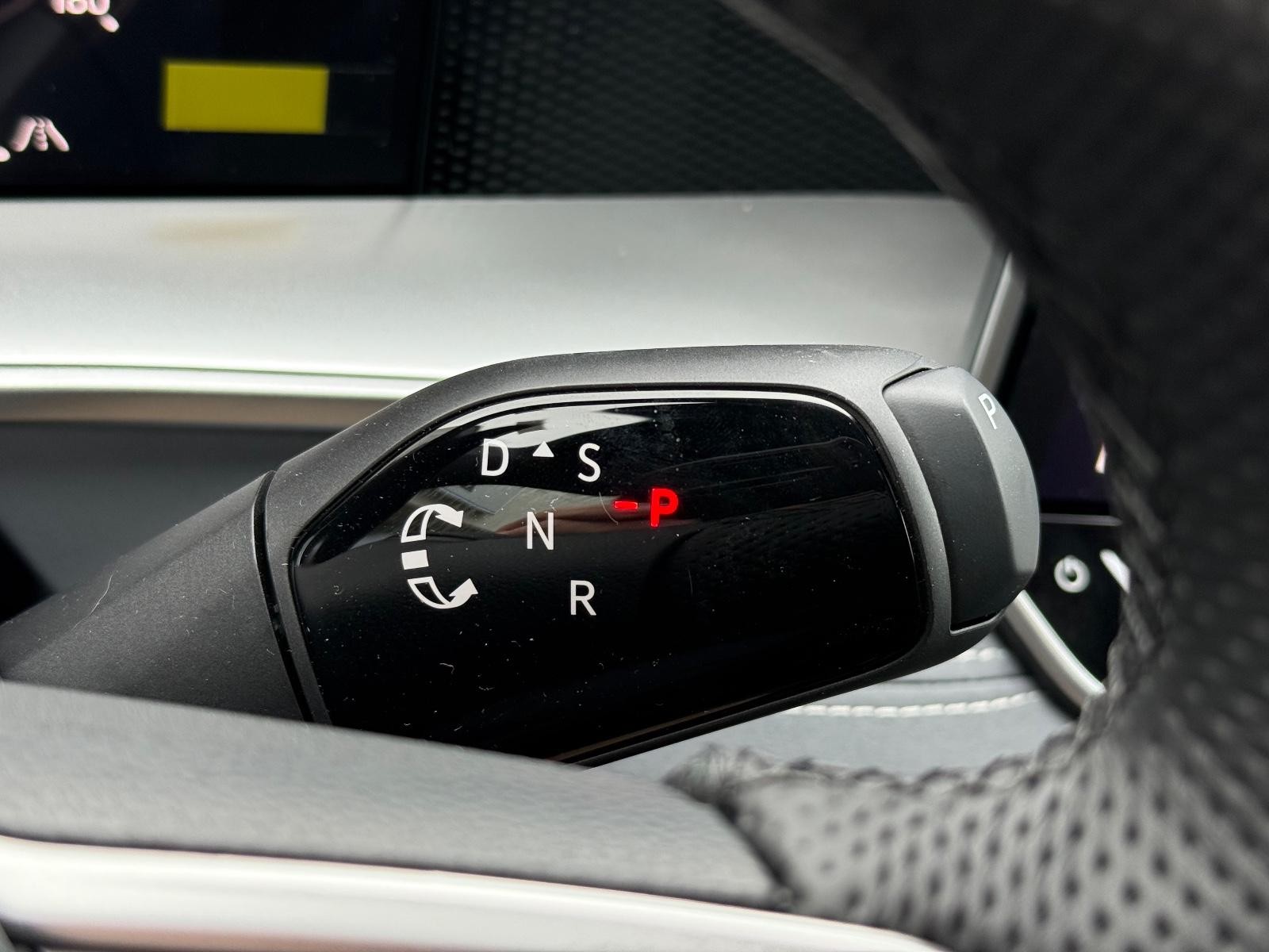 Volkswagen Tiguan Vehicle Image 12