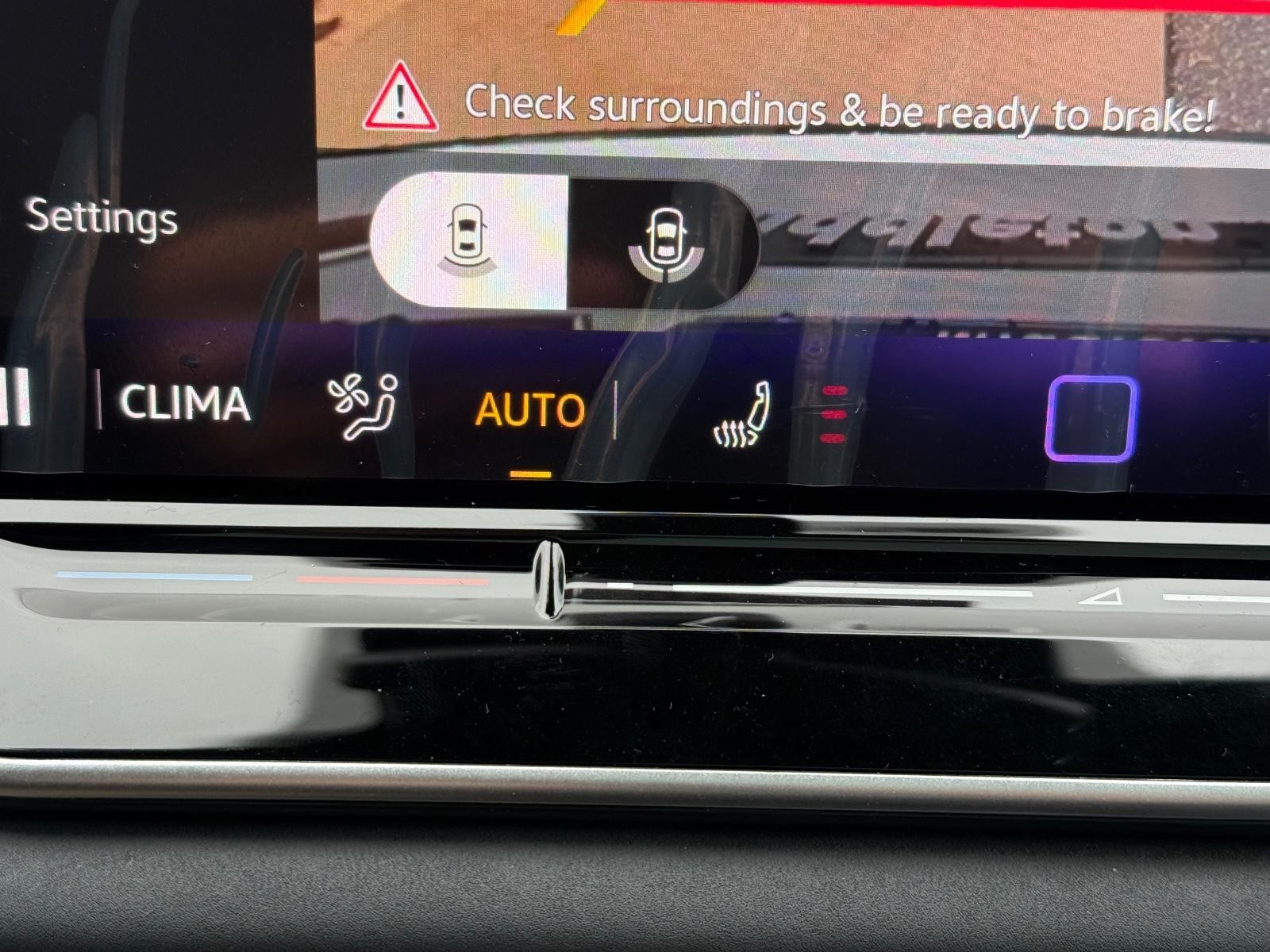 Volkswagen Tiguan Vehicle Image 14