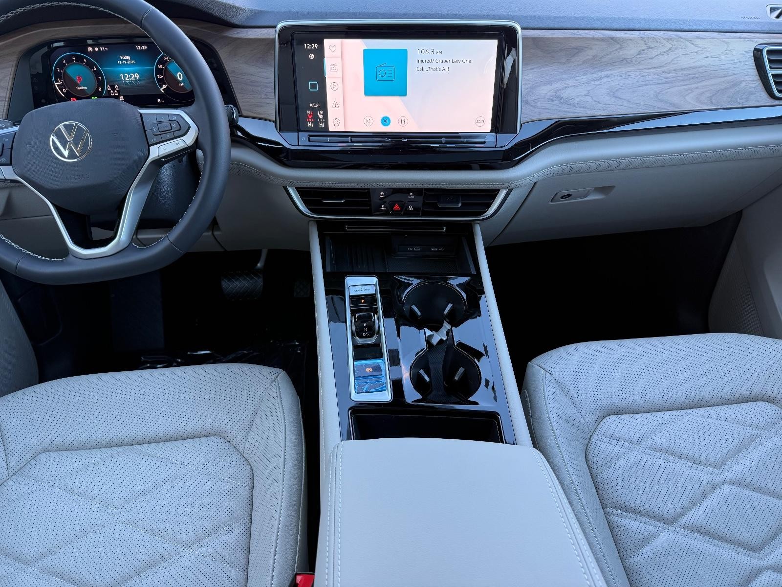 Volkswagen Atlas Vehicle Image 07