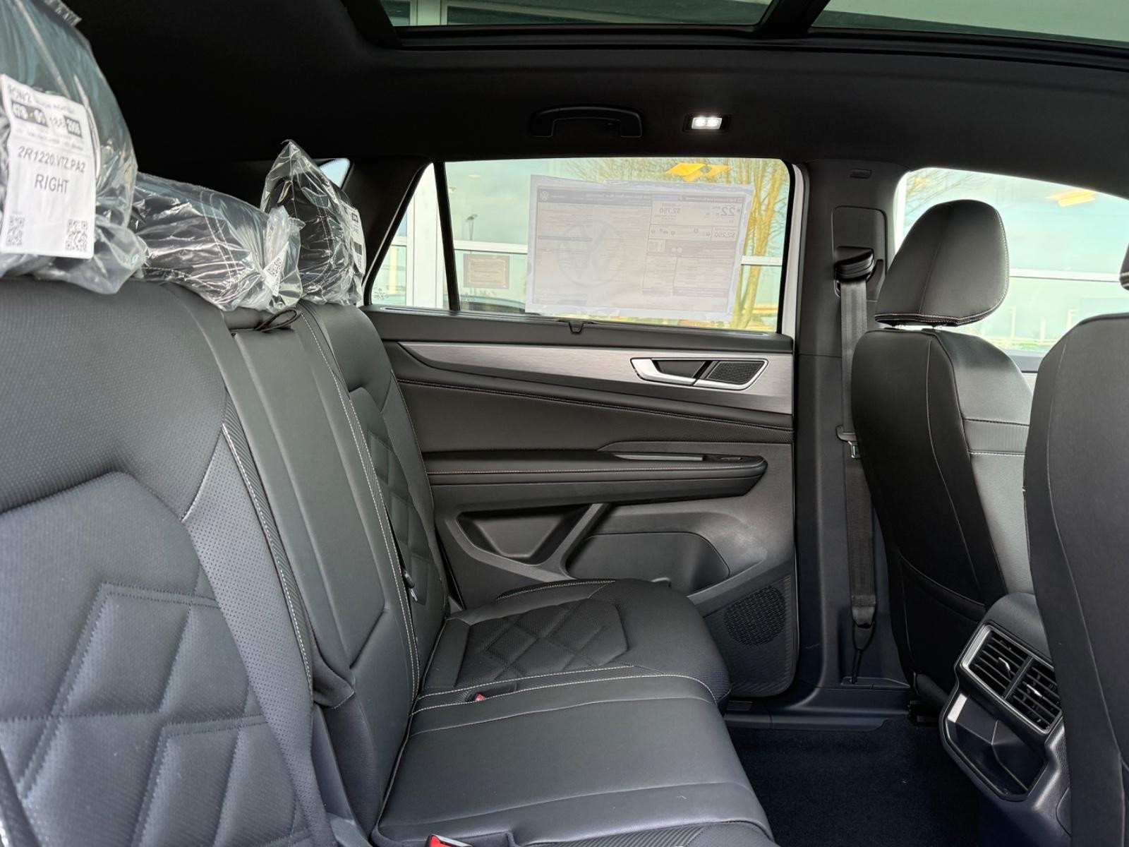 Volkswagen Atlas Cross Sport Vehicle Image 05