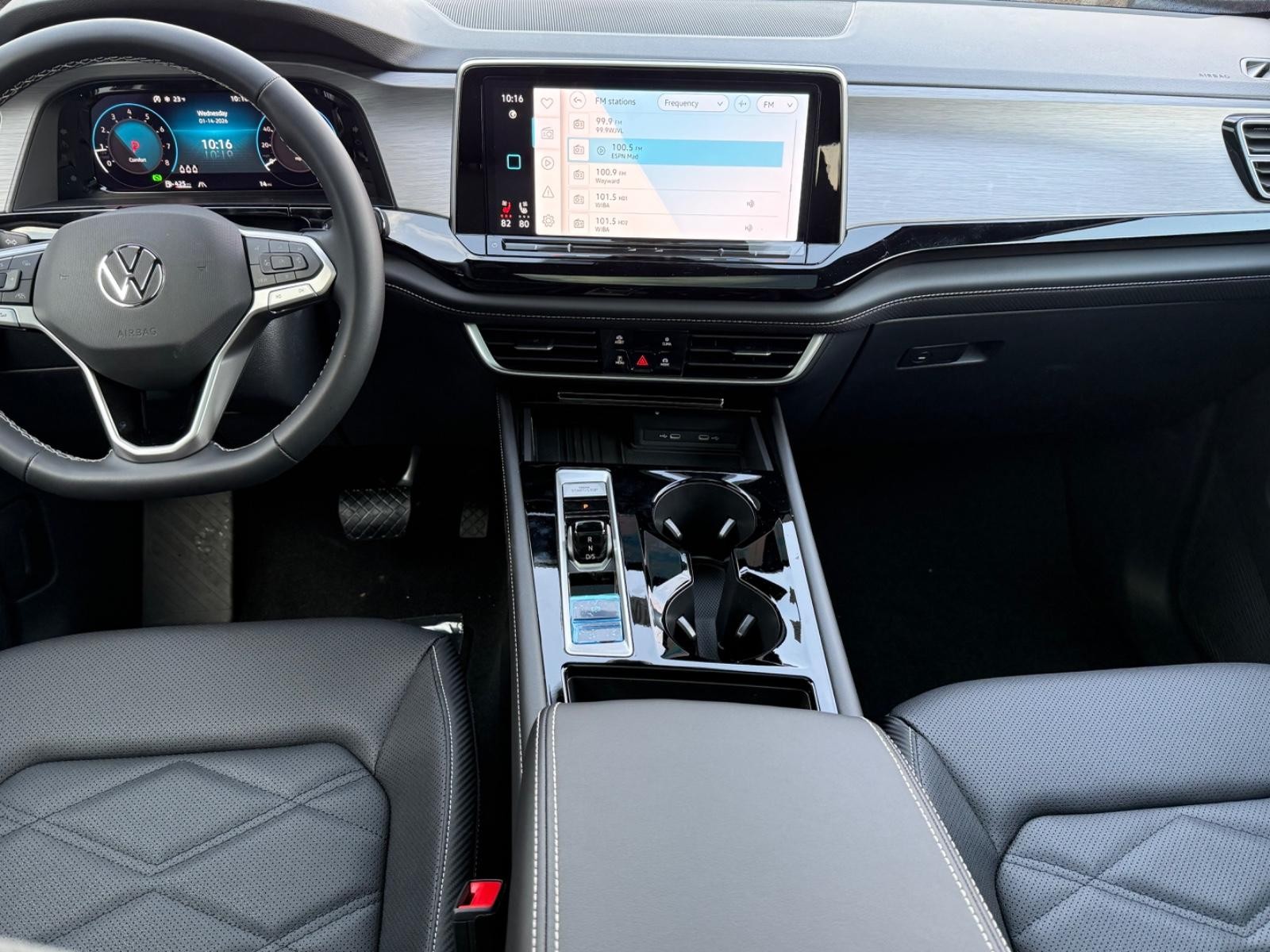 Volkswagen Atlas Cross Sport Vehicle Image 06