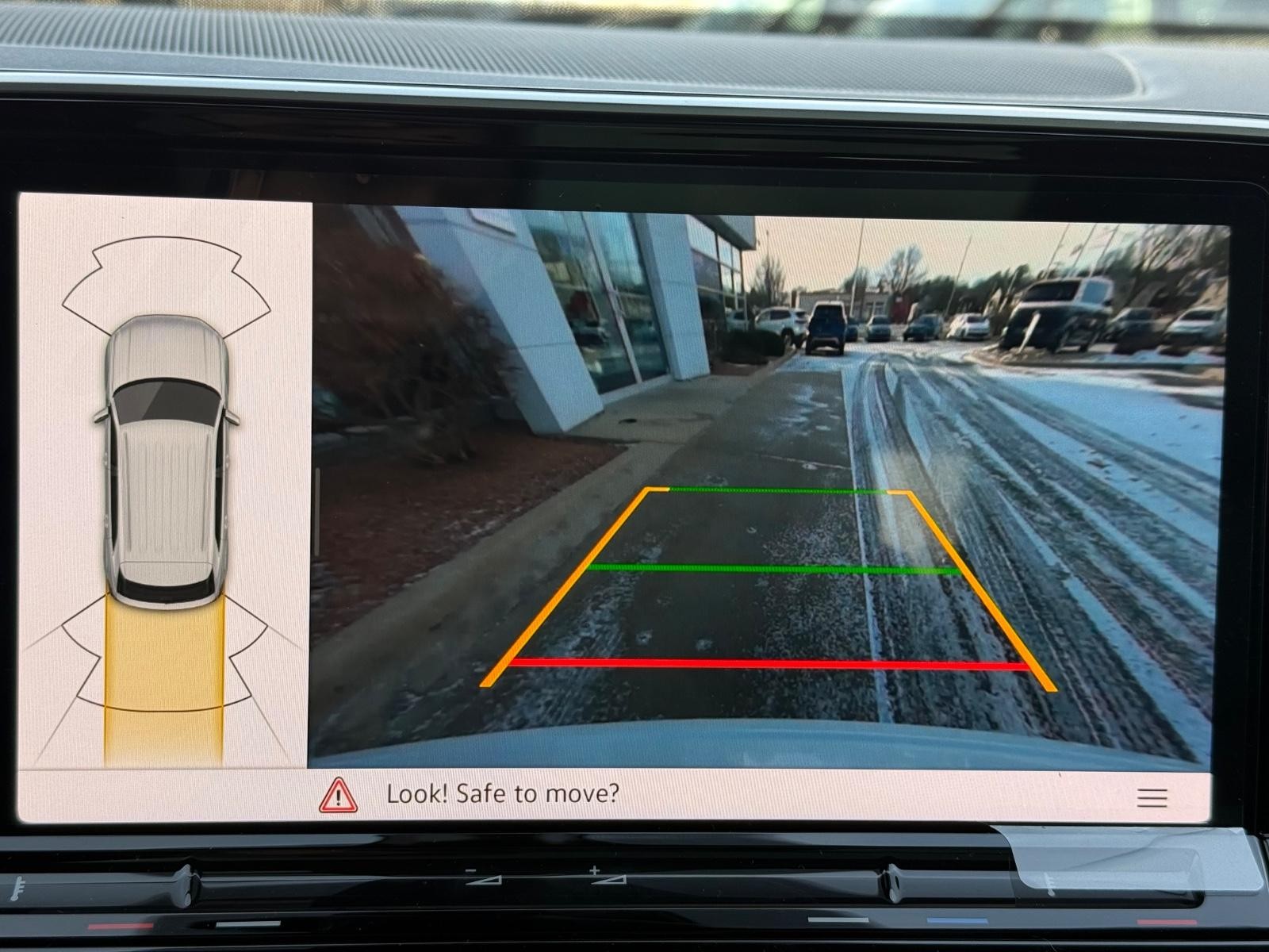 Volkswagen Atlas Cross Sport Vehicle Image 13