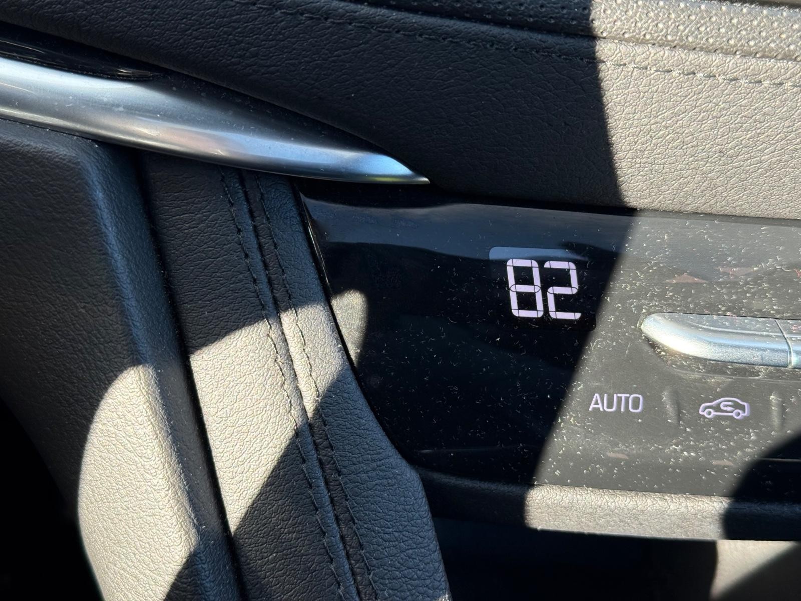 Cadillac XT5 Vehicle Image 22