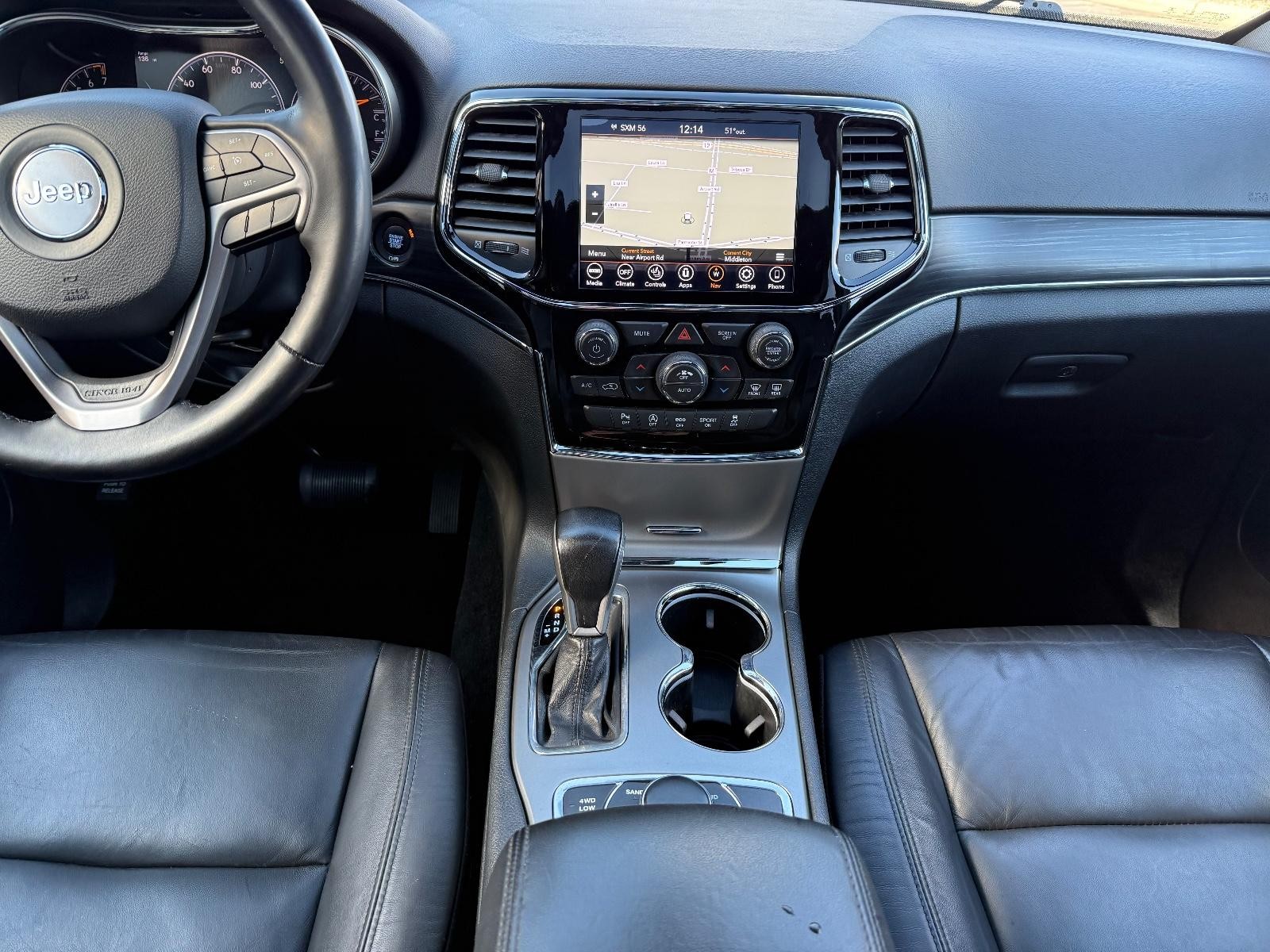 Jeep Grand Cherokee Vehicle Image 11