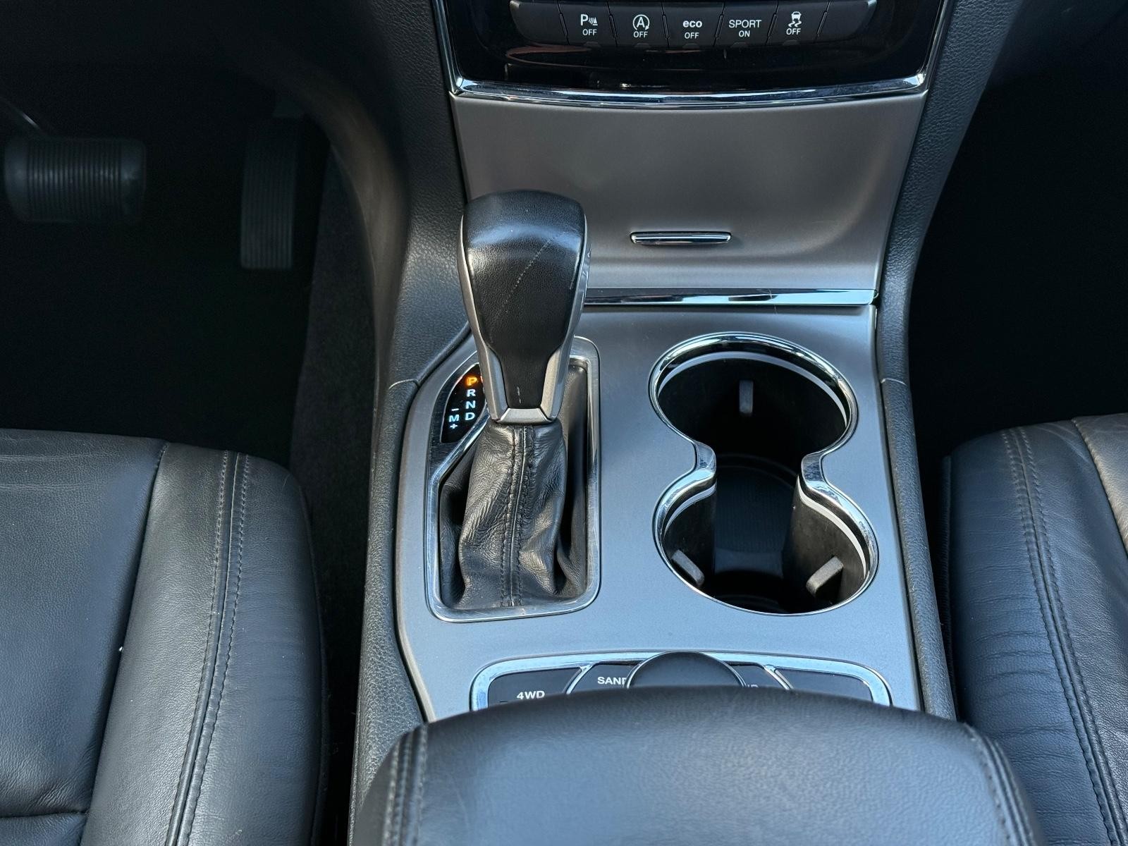 Jeep Grand Cherokee Vehicle Image 13