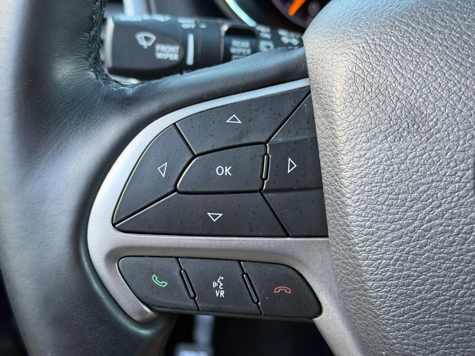 Jeep Grand Cherokee Vehicle Image 17