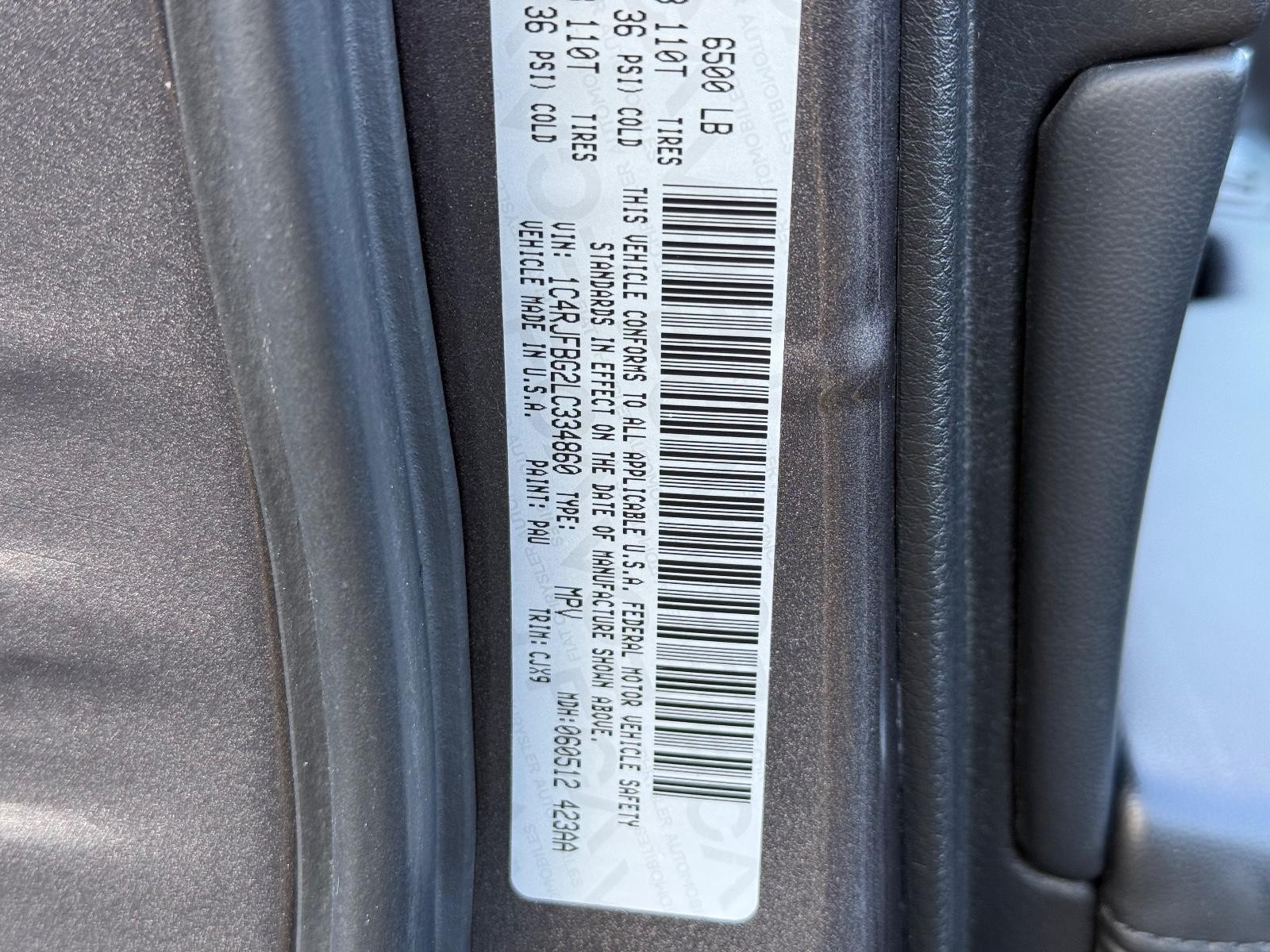 Jeep Grand Cherokee Vehicle Image 24