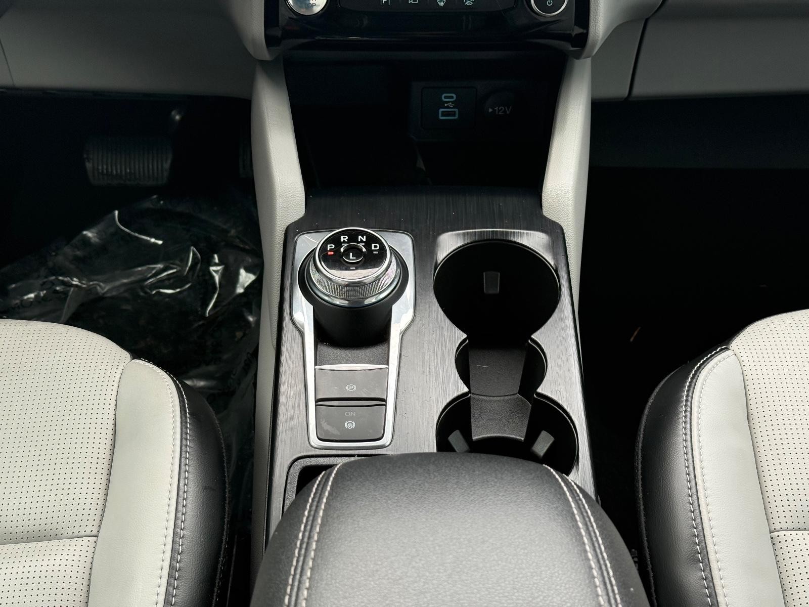 Ford Escape Vehicle Image 13