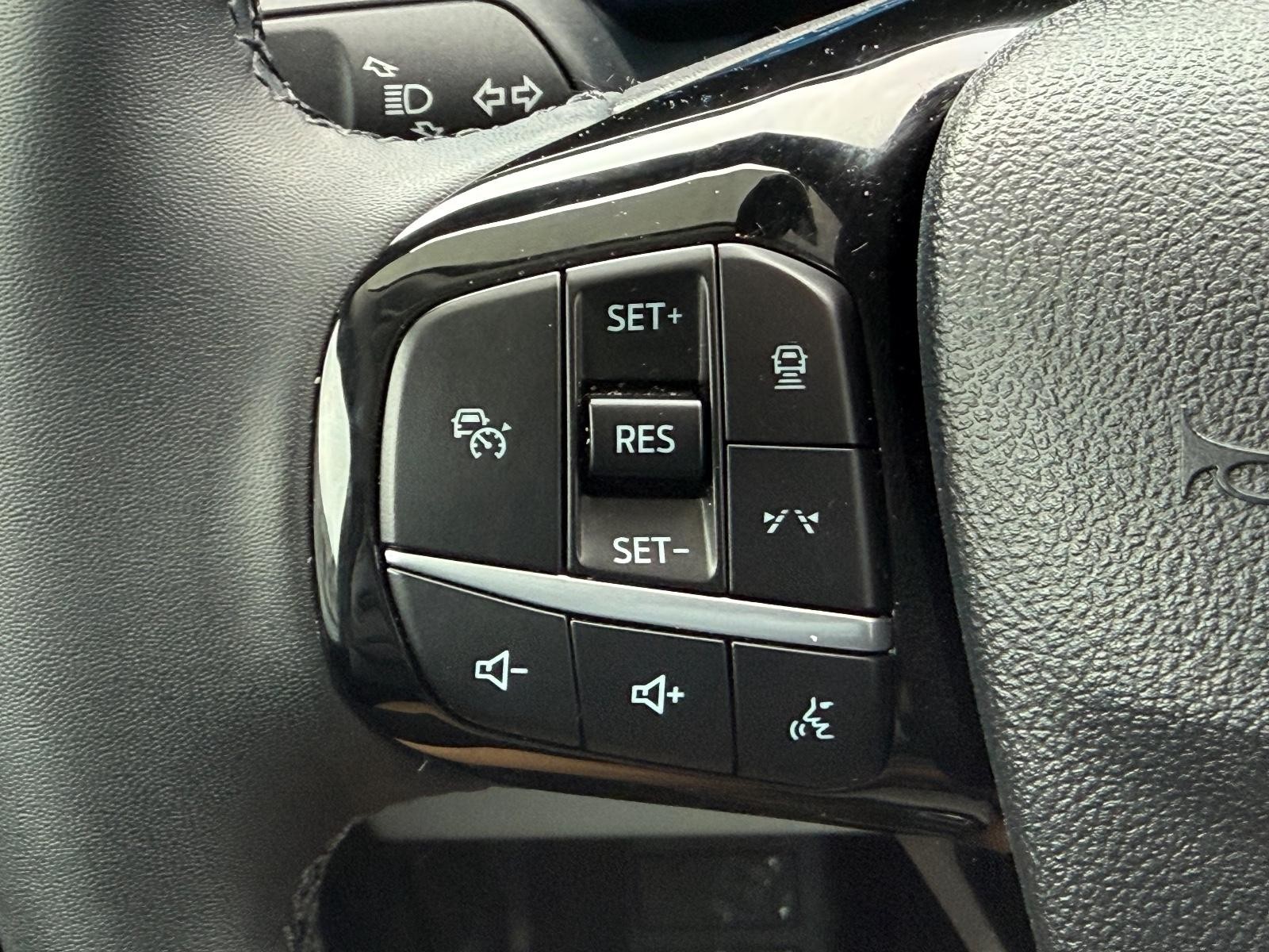 Ford Escape Vehicle Image 16