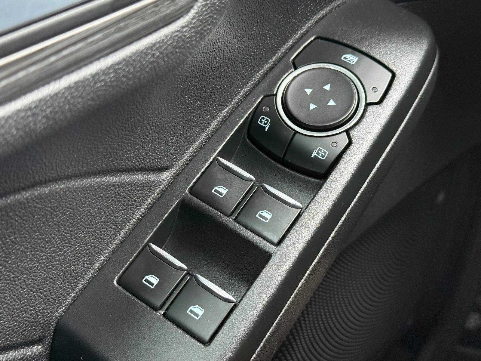 Ford Escape Vehicle Image 21