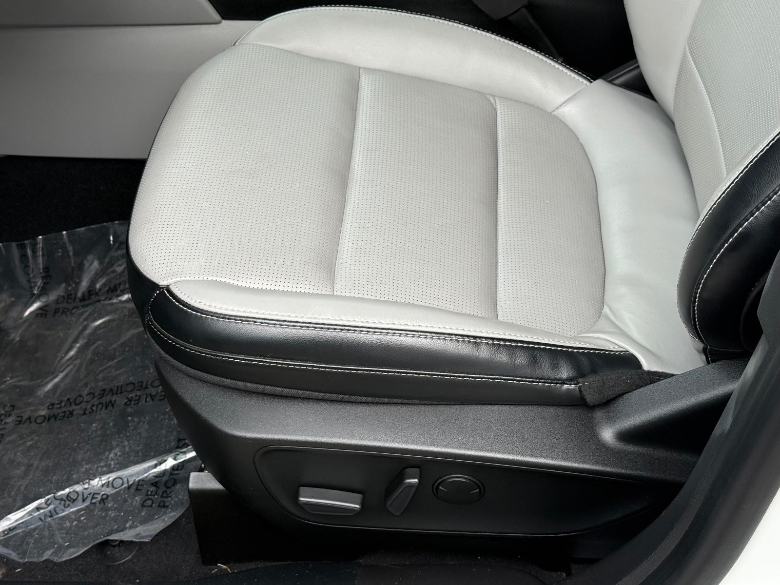 Ford Escape Vehicle Image 23