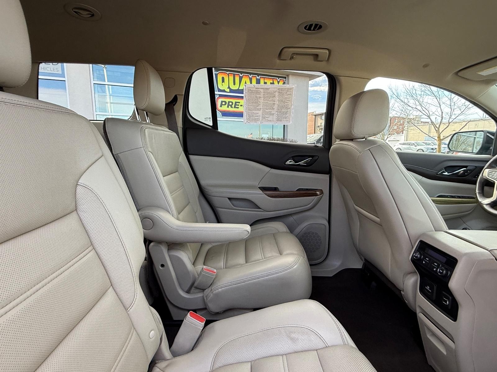 GMC Acadia Vehicle Image 10