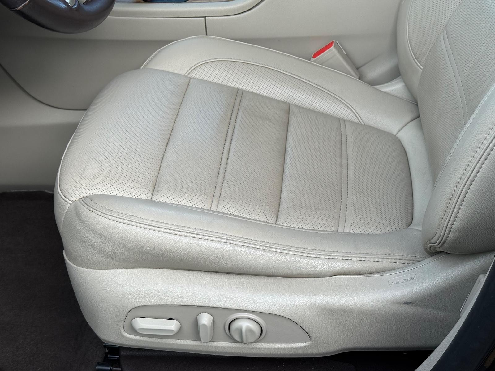 GMC Acadia Vehicle Image 23