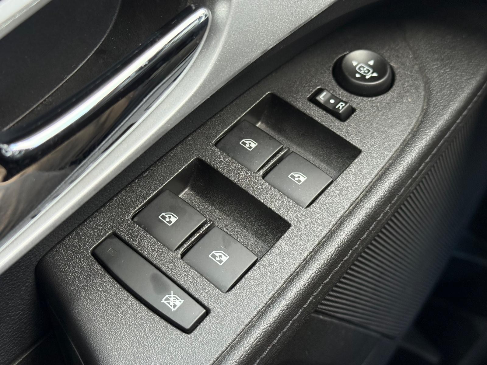 Chevrolet Equinox Vehicle Full-screen Gallery Image 21