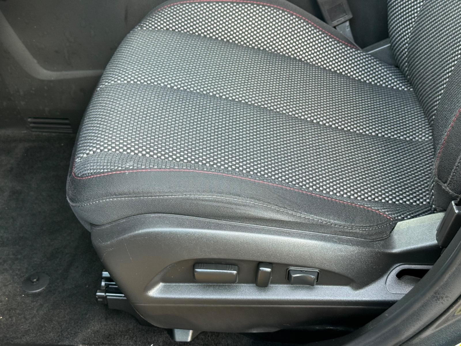 Chevrolet Equinox Vehicle Full-screen Gallery Image 22