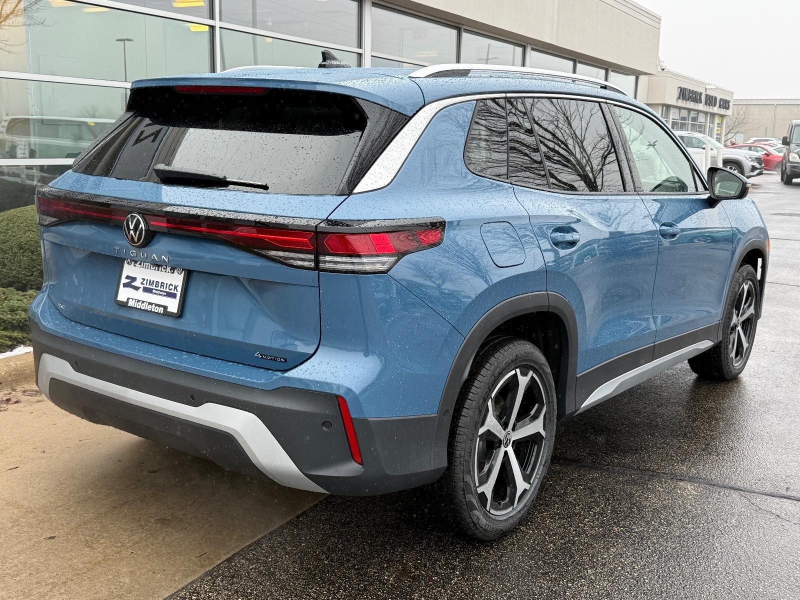 Volkswagen Tiguan Vehicle Image 03