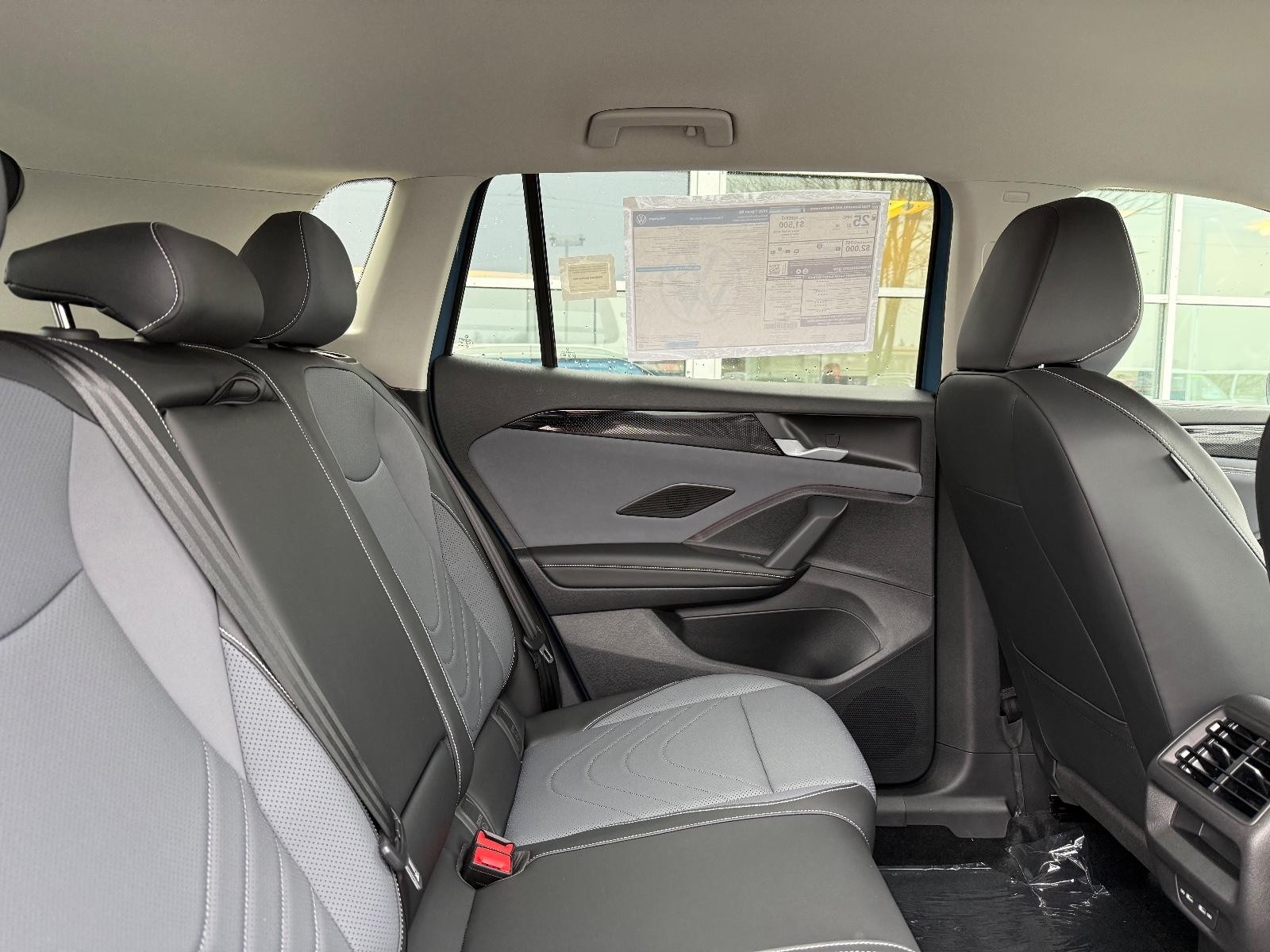 Volkswagen Tiguan Vehicle Image 05