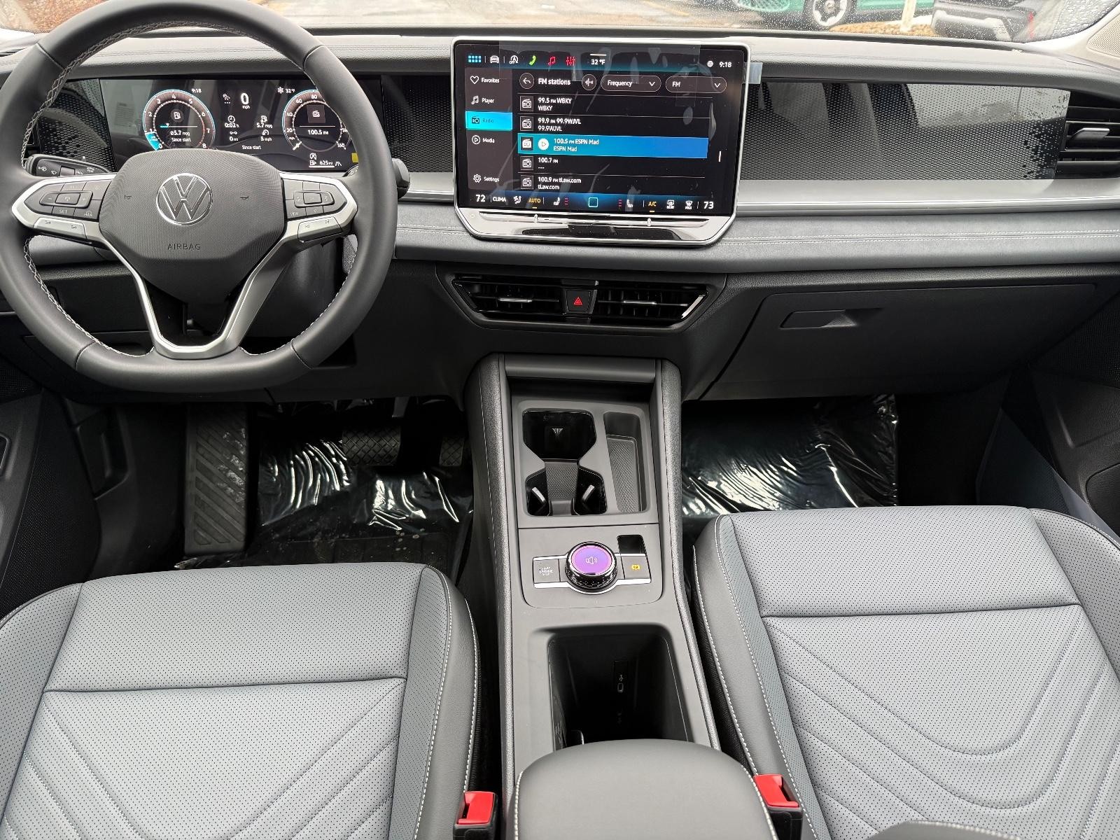 Volkswagen Tiguan Vehicle Image 06