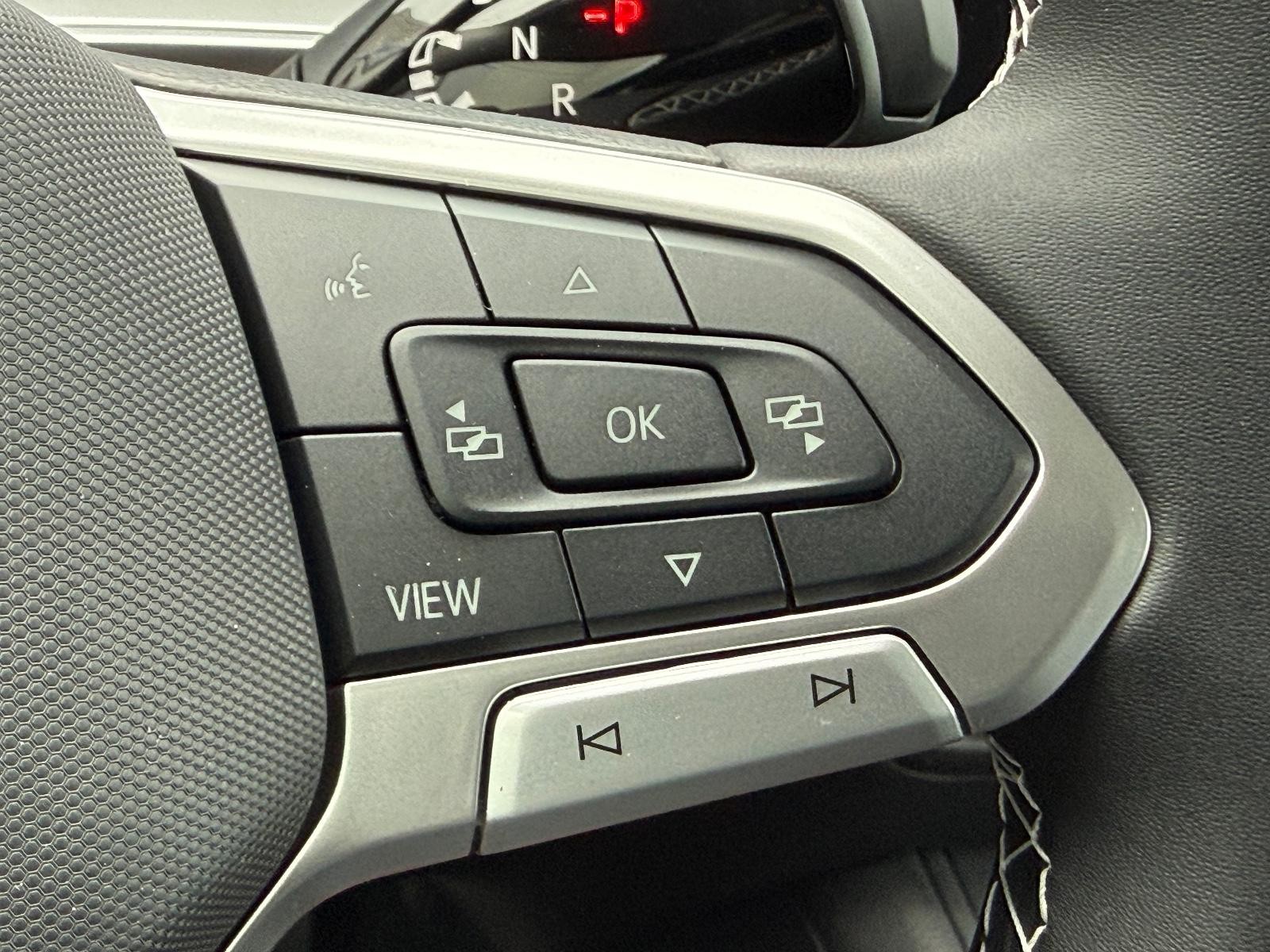 Volkswagen Tiguan Vehicle Image 11