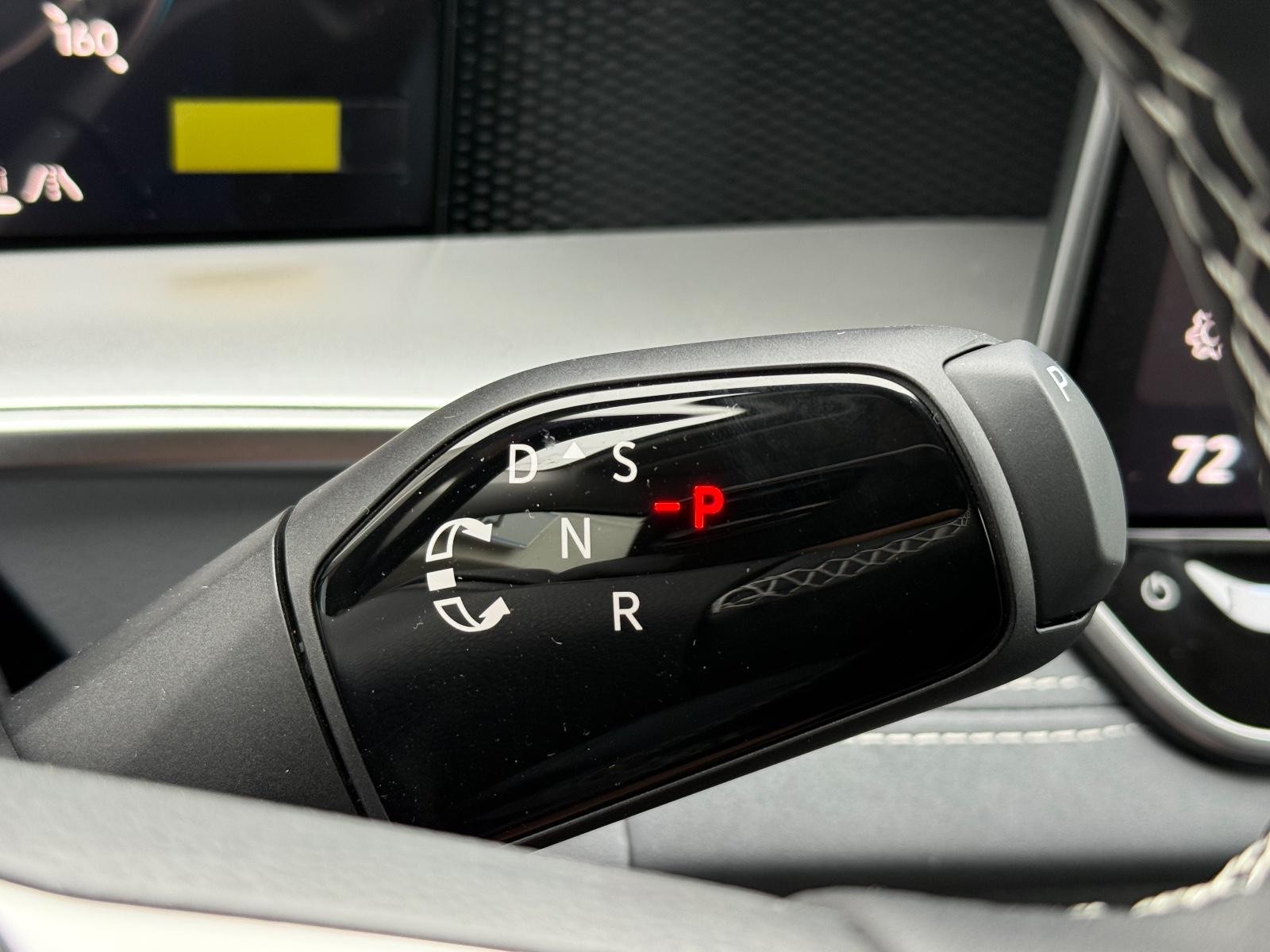 Volkswagen Tiguan Vehicle Image 12