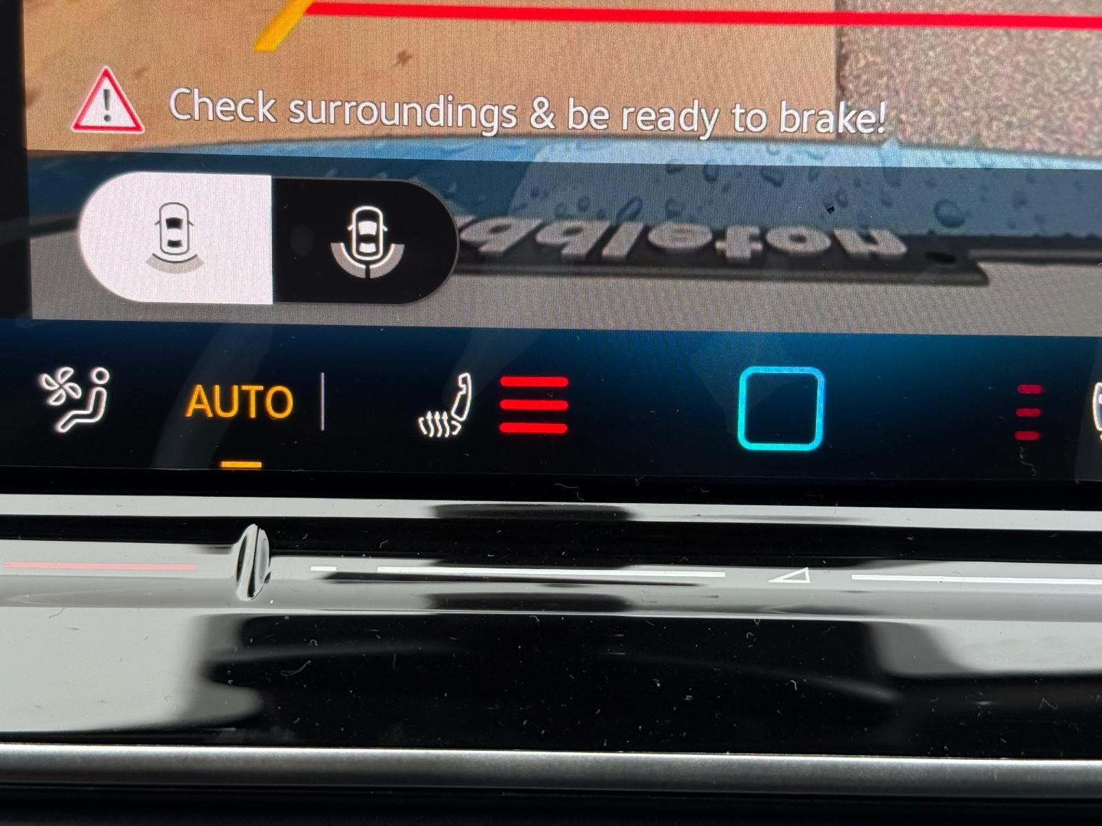 Volkswagen Tiguan Vehicle Image 14