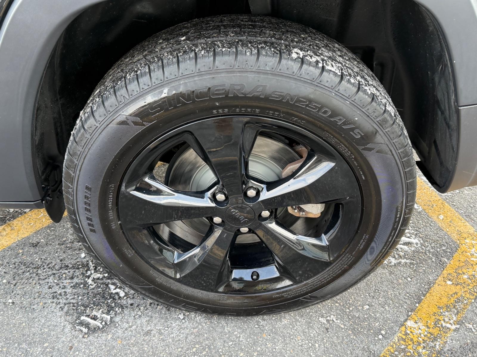 Jeep Cherokee Vehicle Image 07