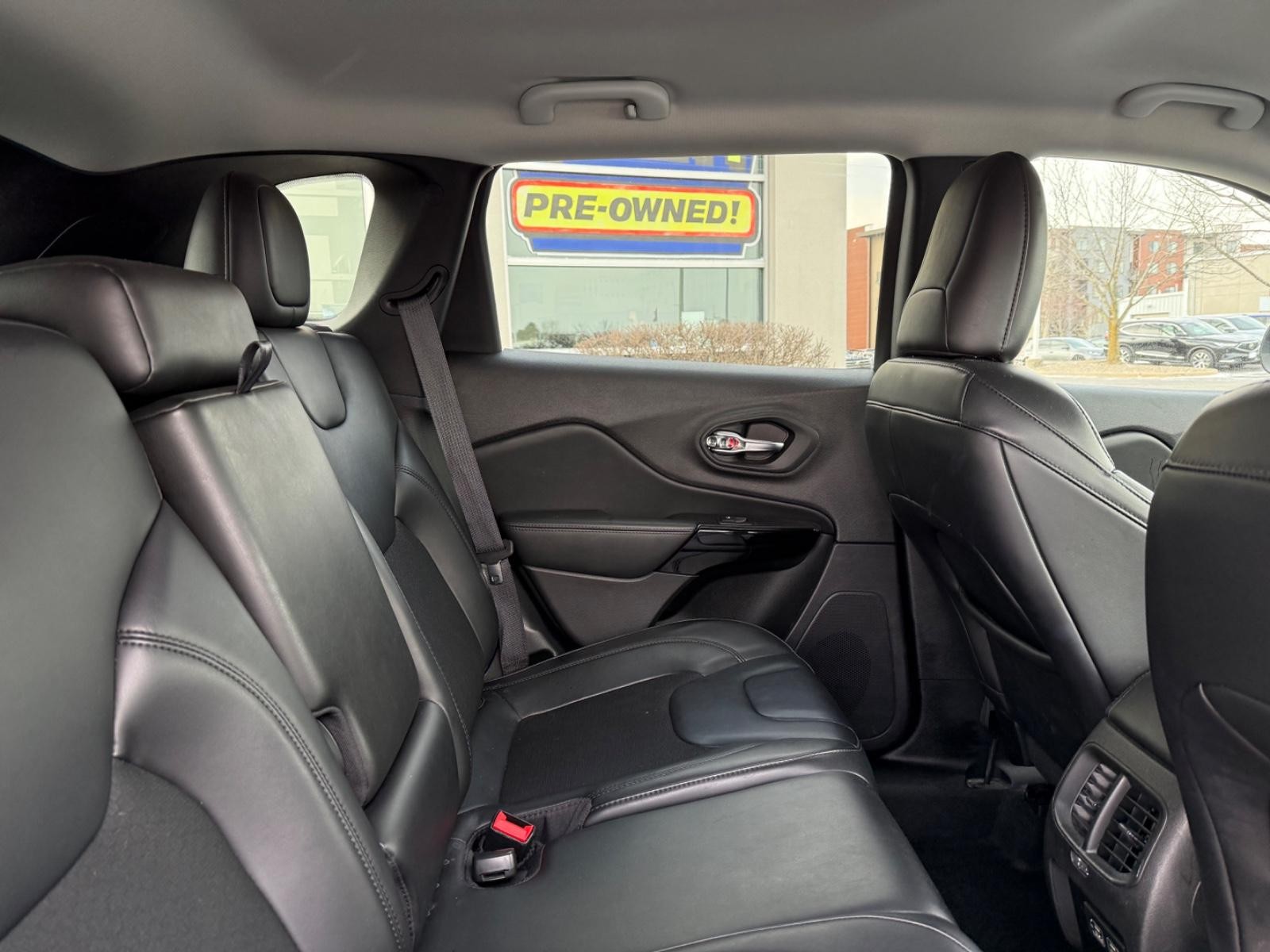 Jeep Cherokee Vehicle Image 10