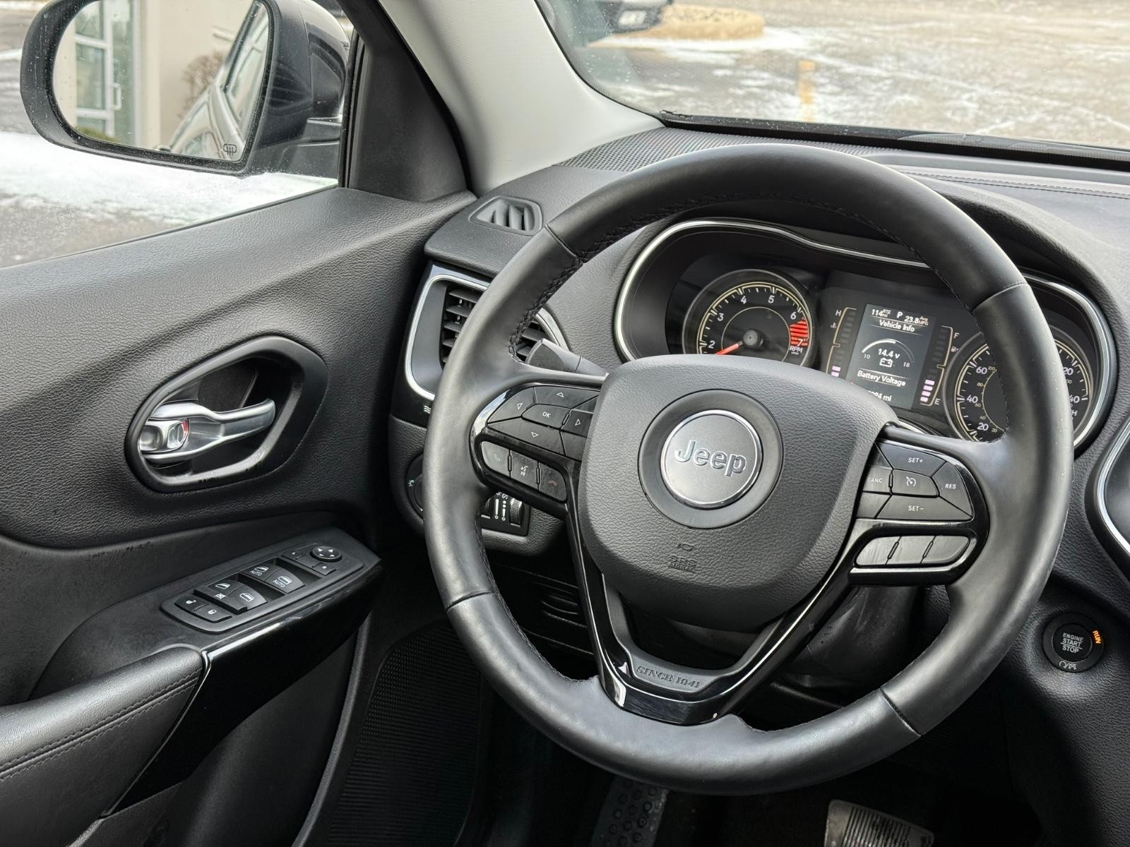 Jeep Cherokee Vehicle Image 14