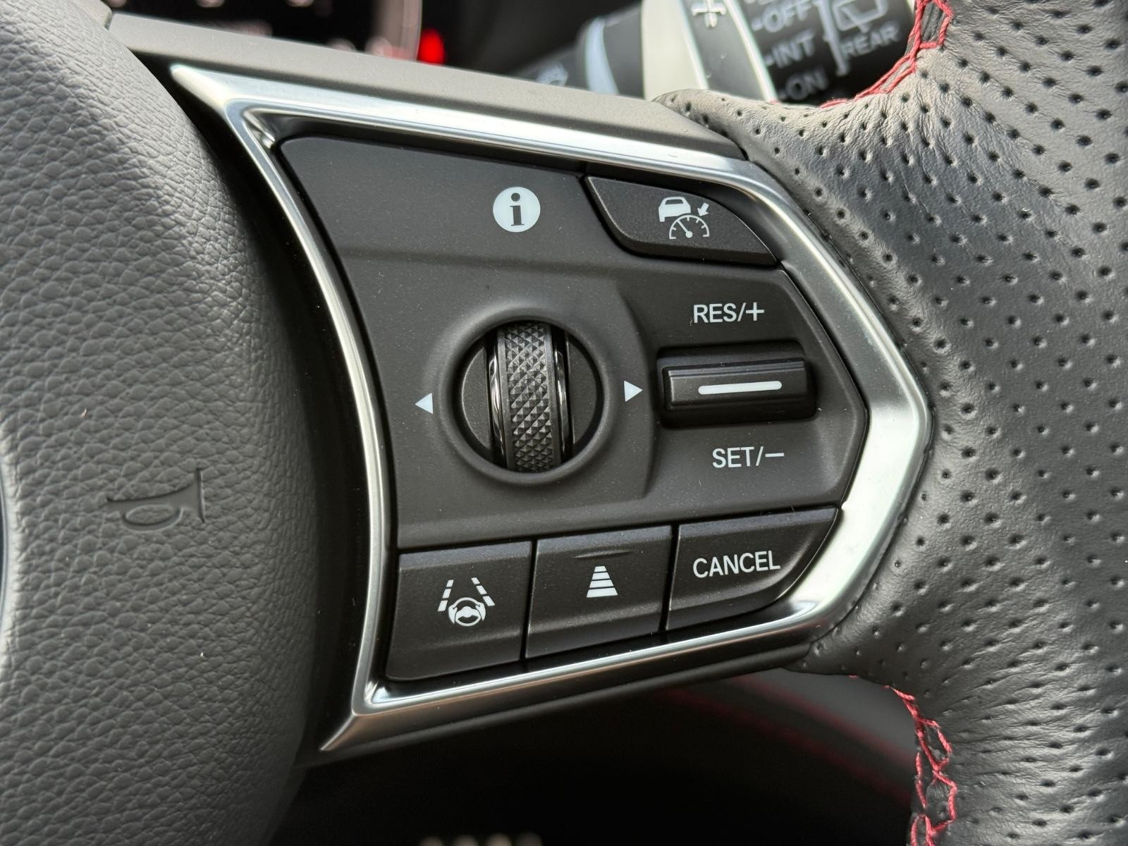 Acura MDX Vehicle Image 12
